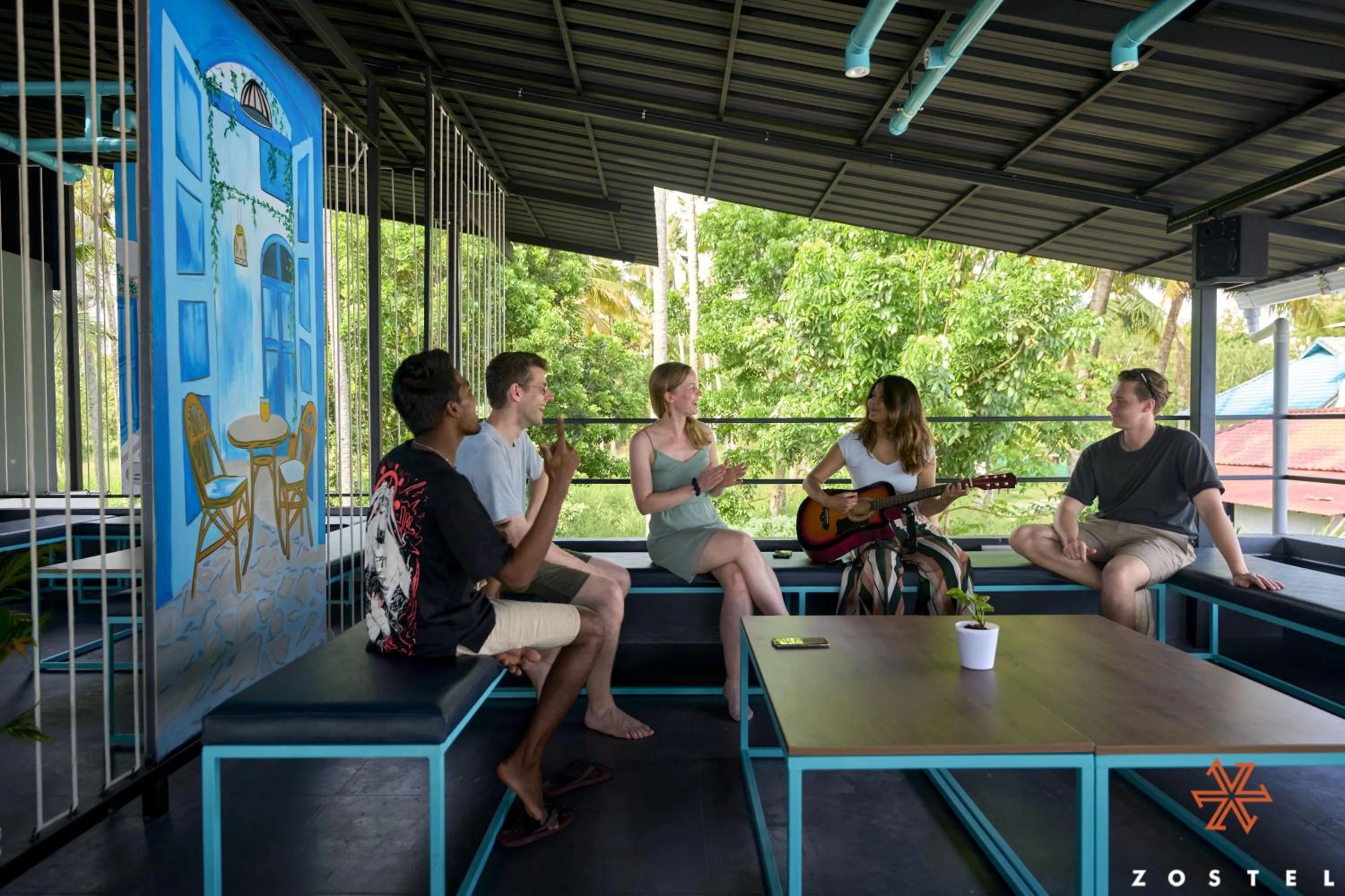 Communal lounge/ TV room in Zostel Varkala