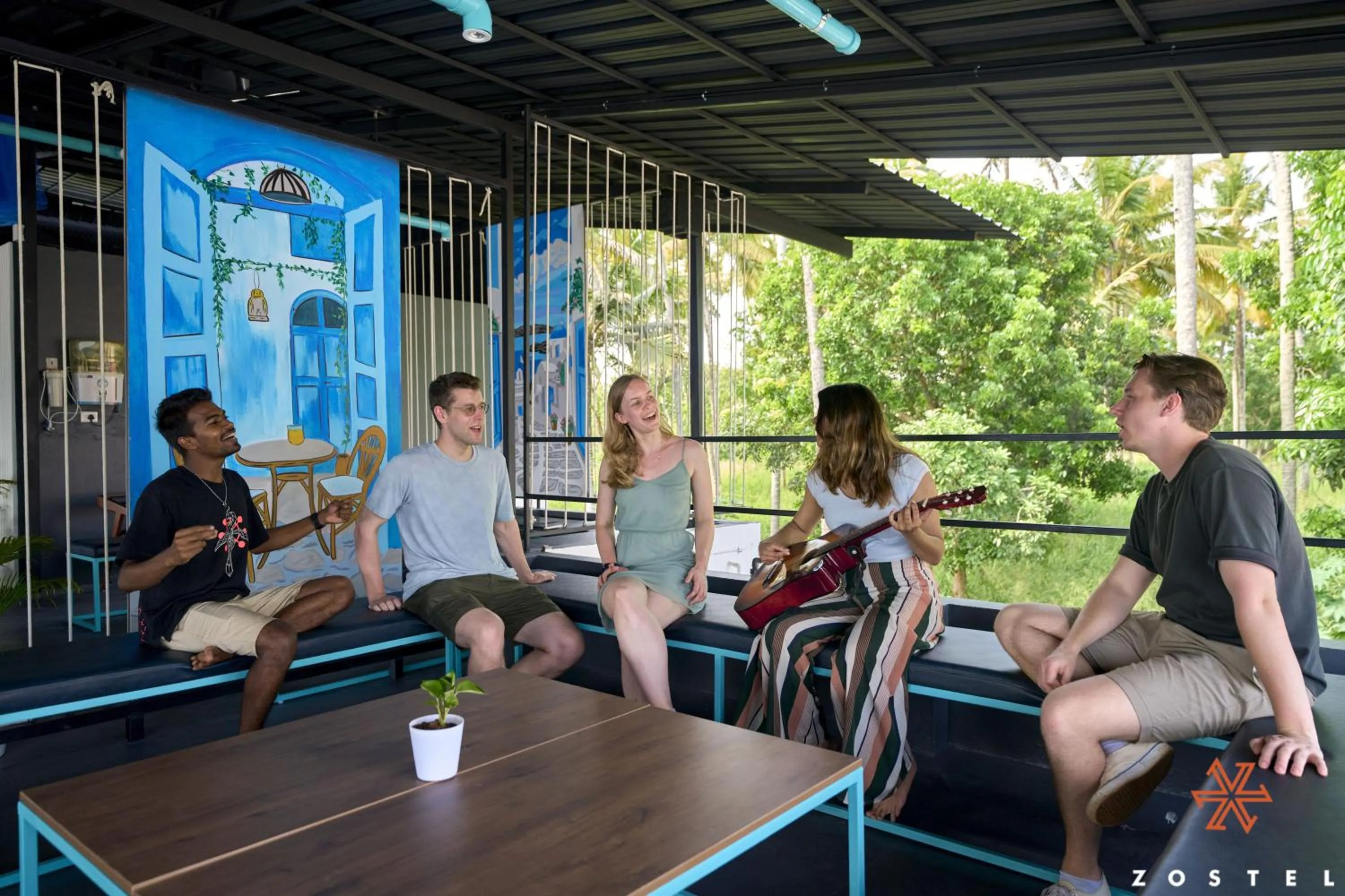 Communal lounge/ TV room in Zostel Varkala