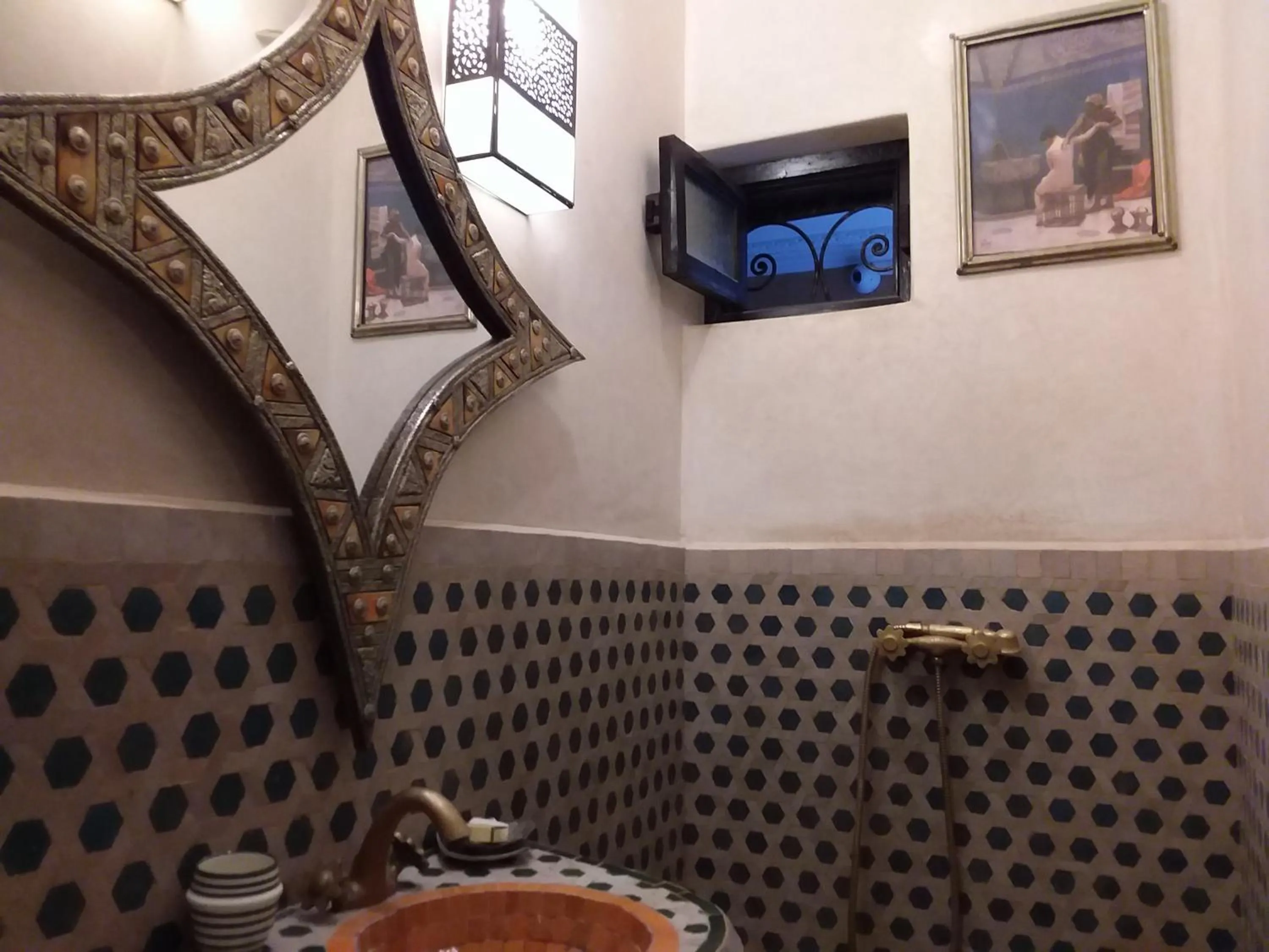 Bathroom in RIAD MAKENE MOUCHKILL