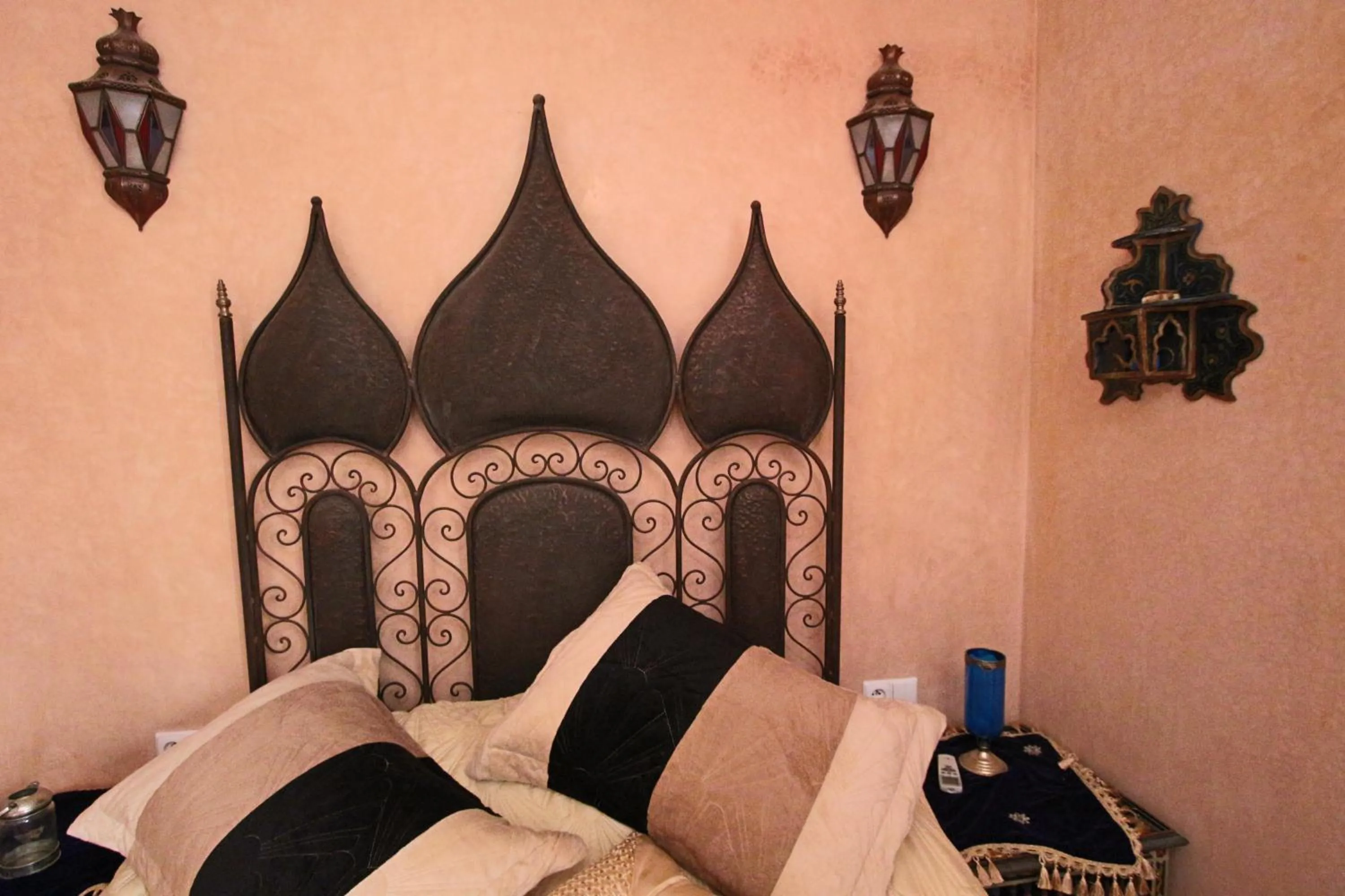 Bed in RIAD MAKENE MOUCHKILL