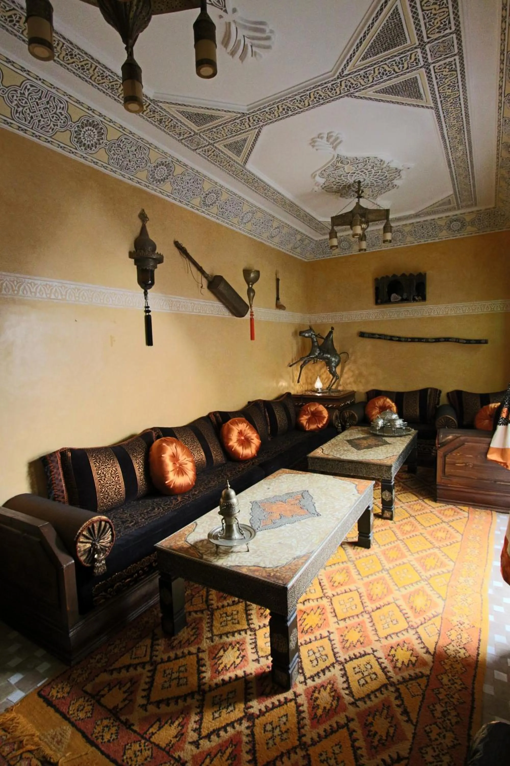 Living room in RIAD MAKENE MOUCHKILL