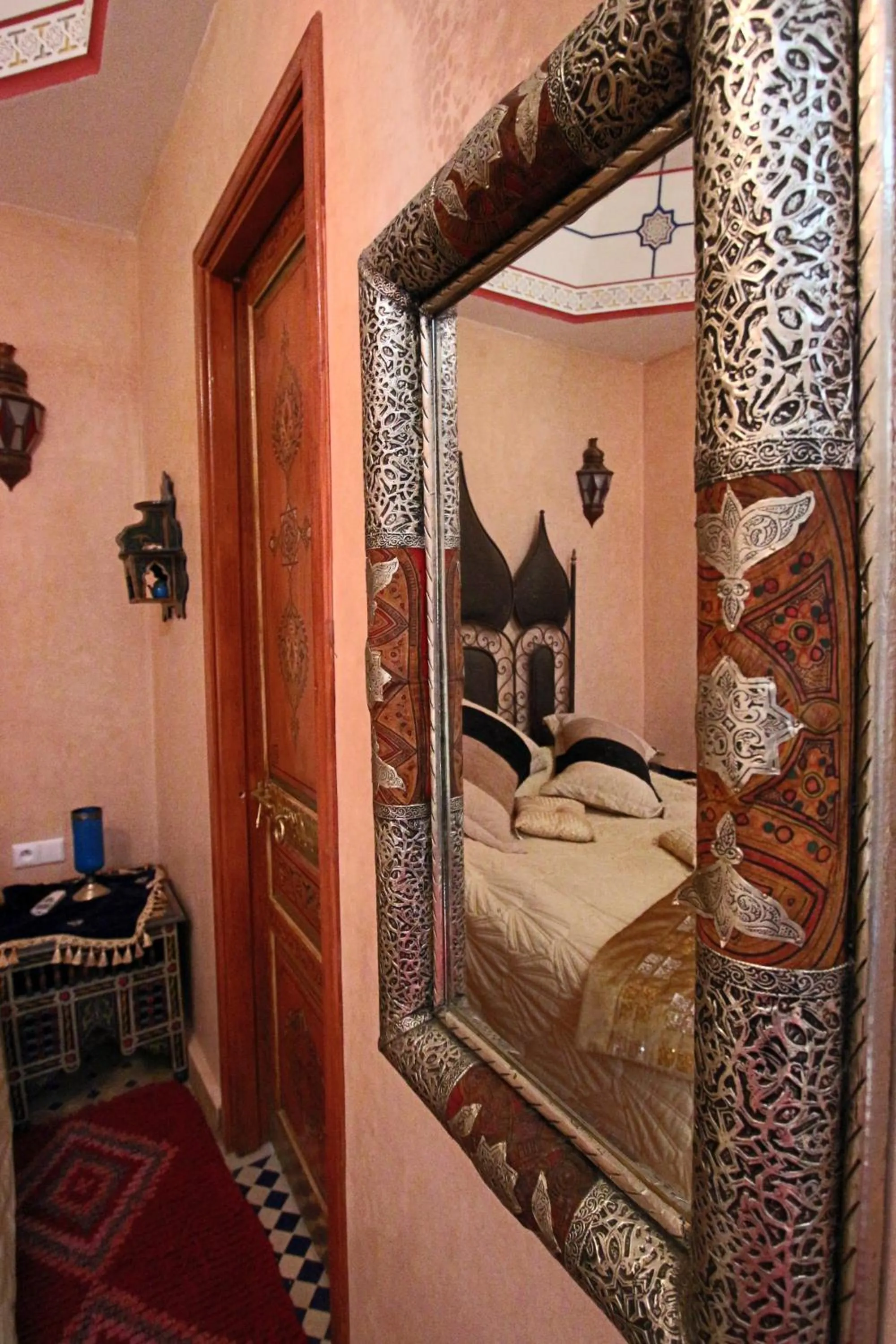 Photo of the whole room, Bed in RIAD MAKENE MOUCHKILL