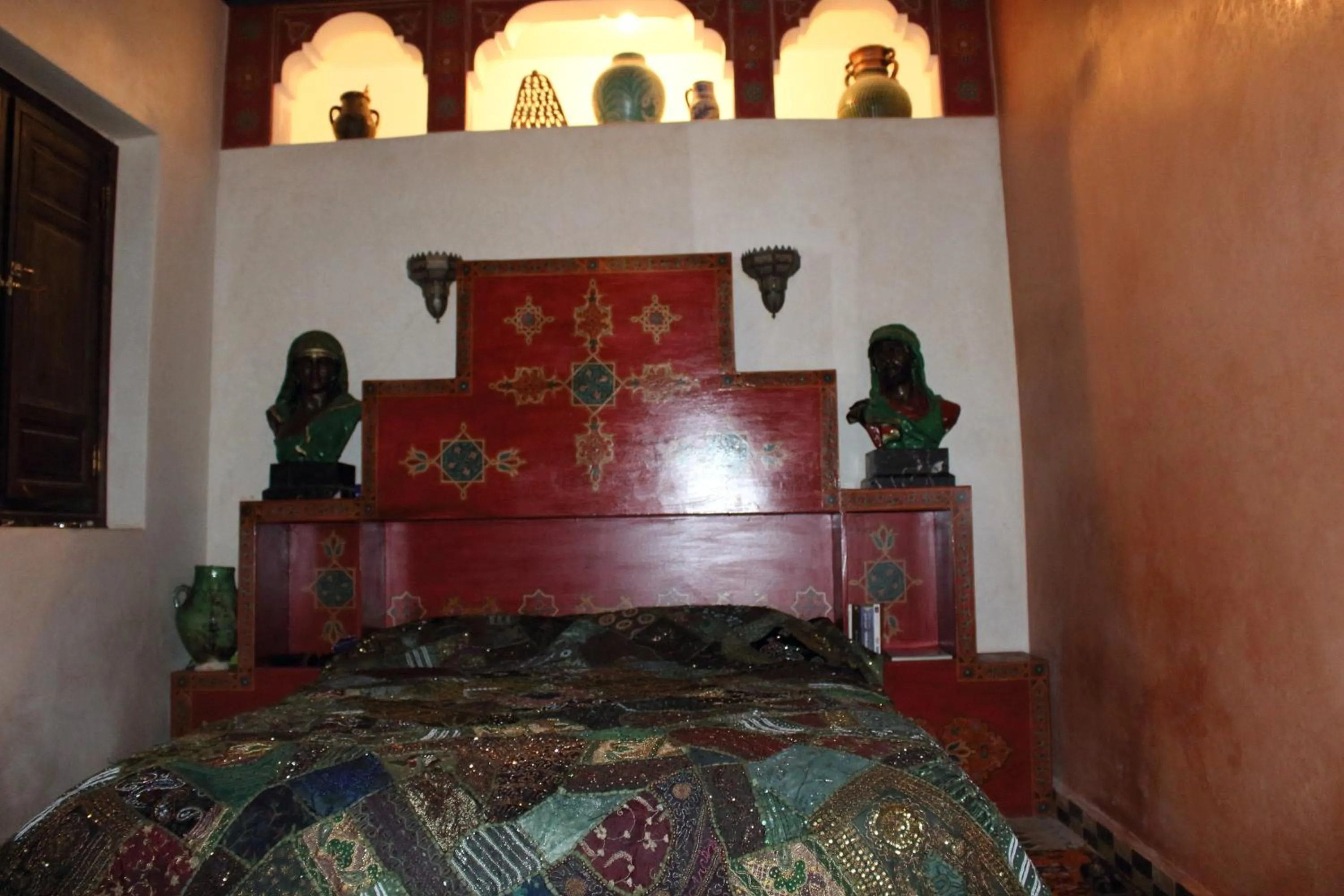 Bed in RIAD MAKENE MOUCHKILL