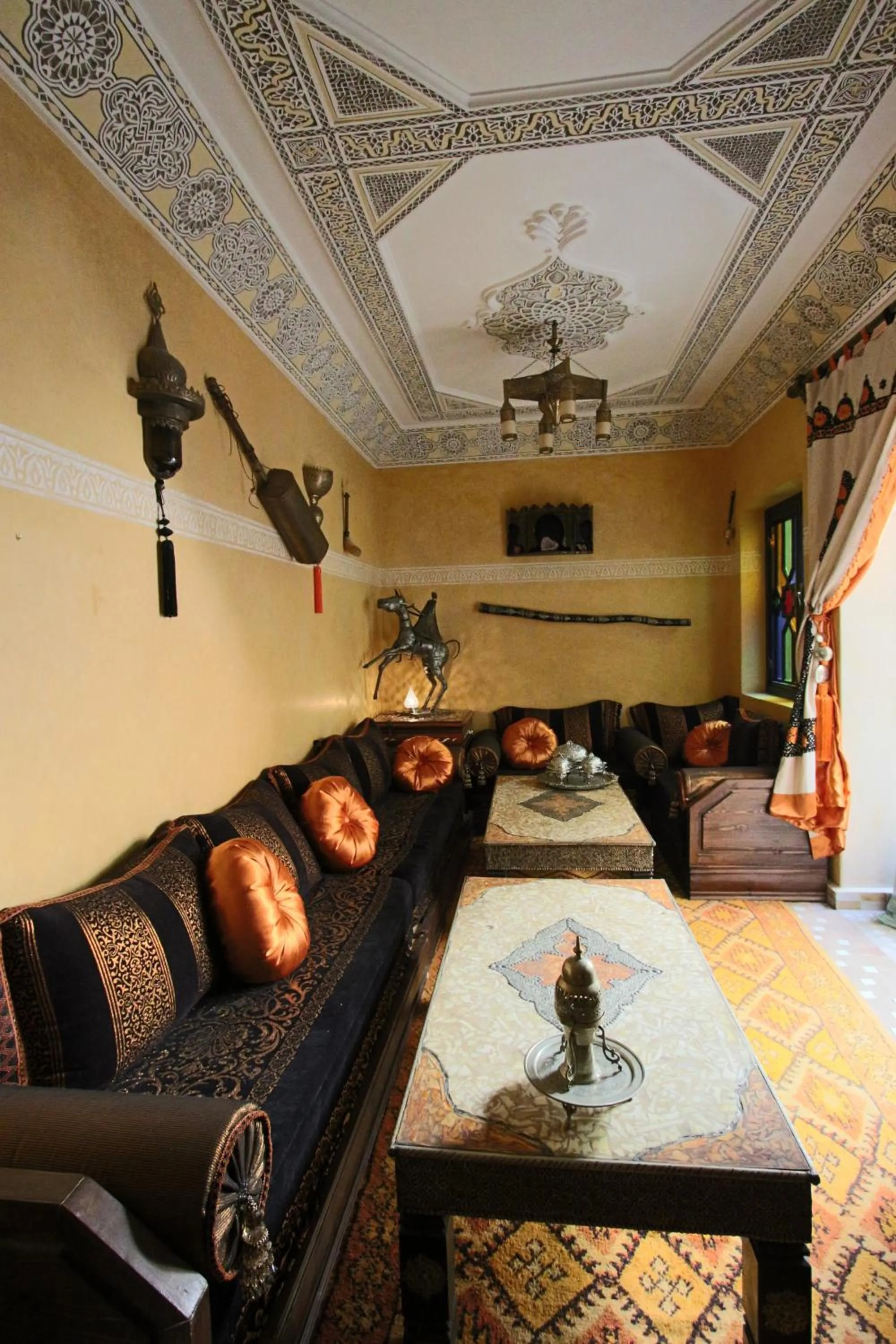 Living room in RIAD MAKENE MOUCHKILL