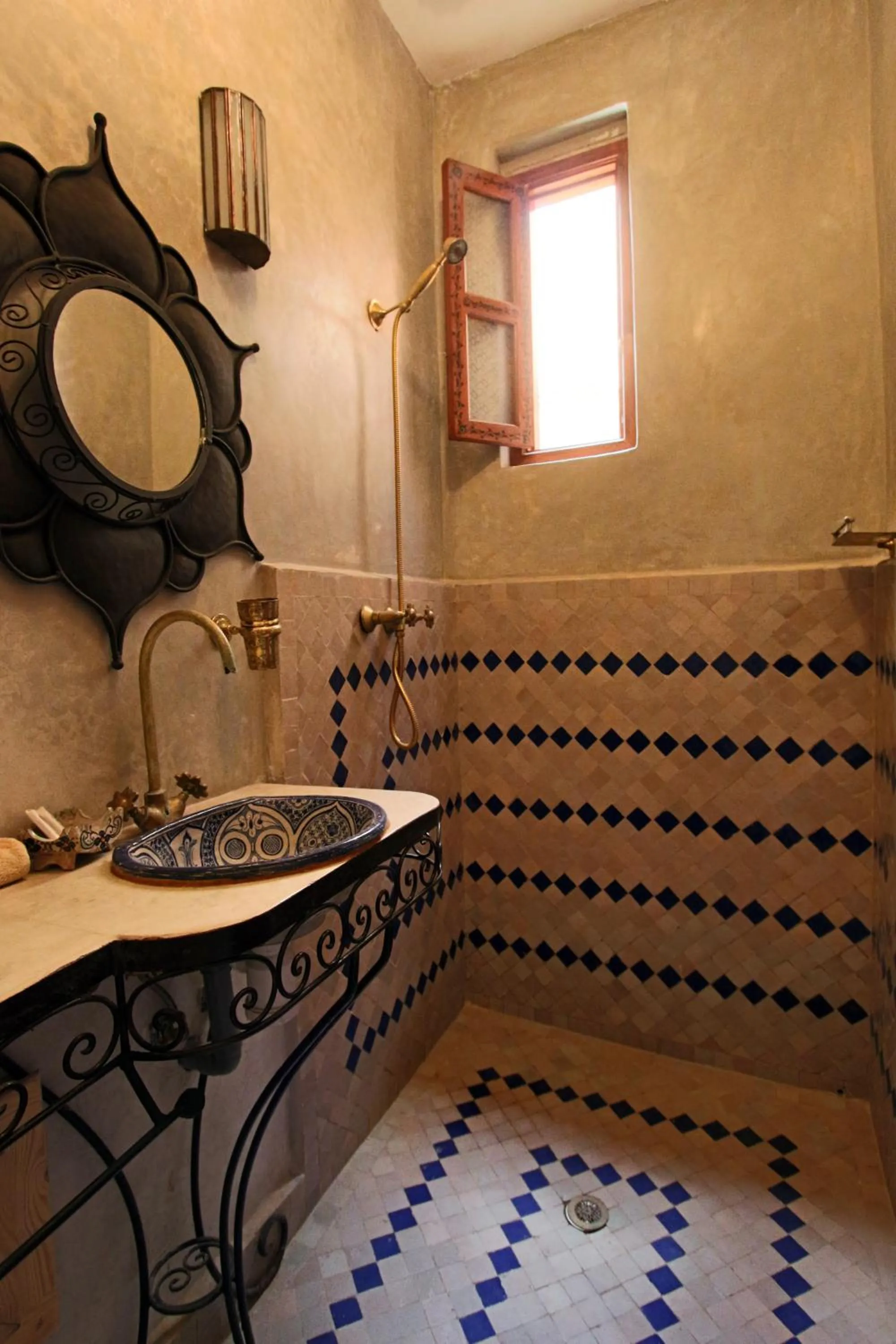 Bathroom in RIAD MAKENE MOUCHKILL