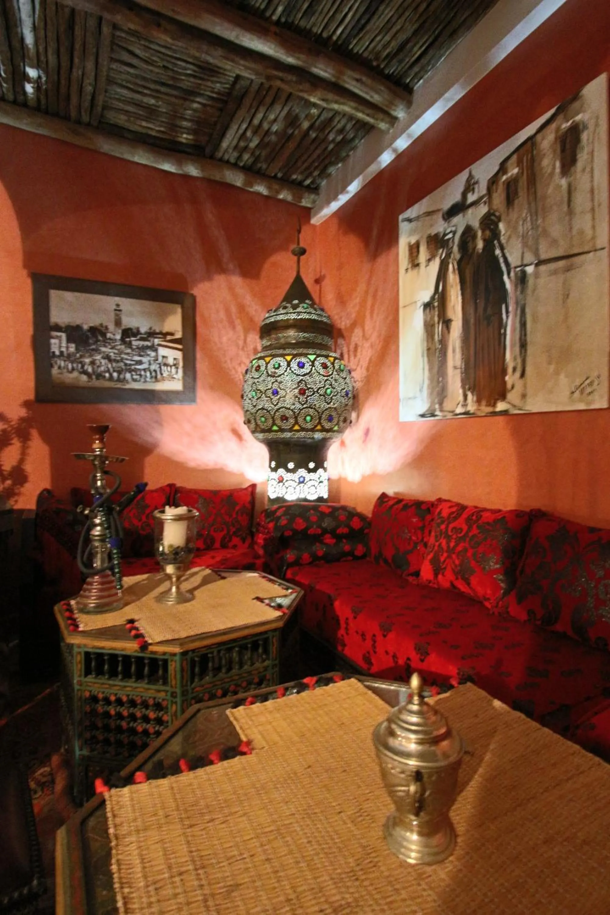 Restaurant/places to eat in RIAD MAKENE MOUCHKILL