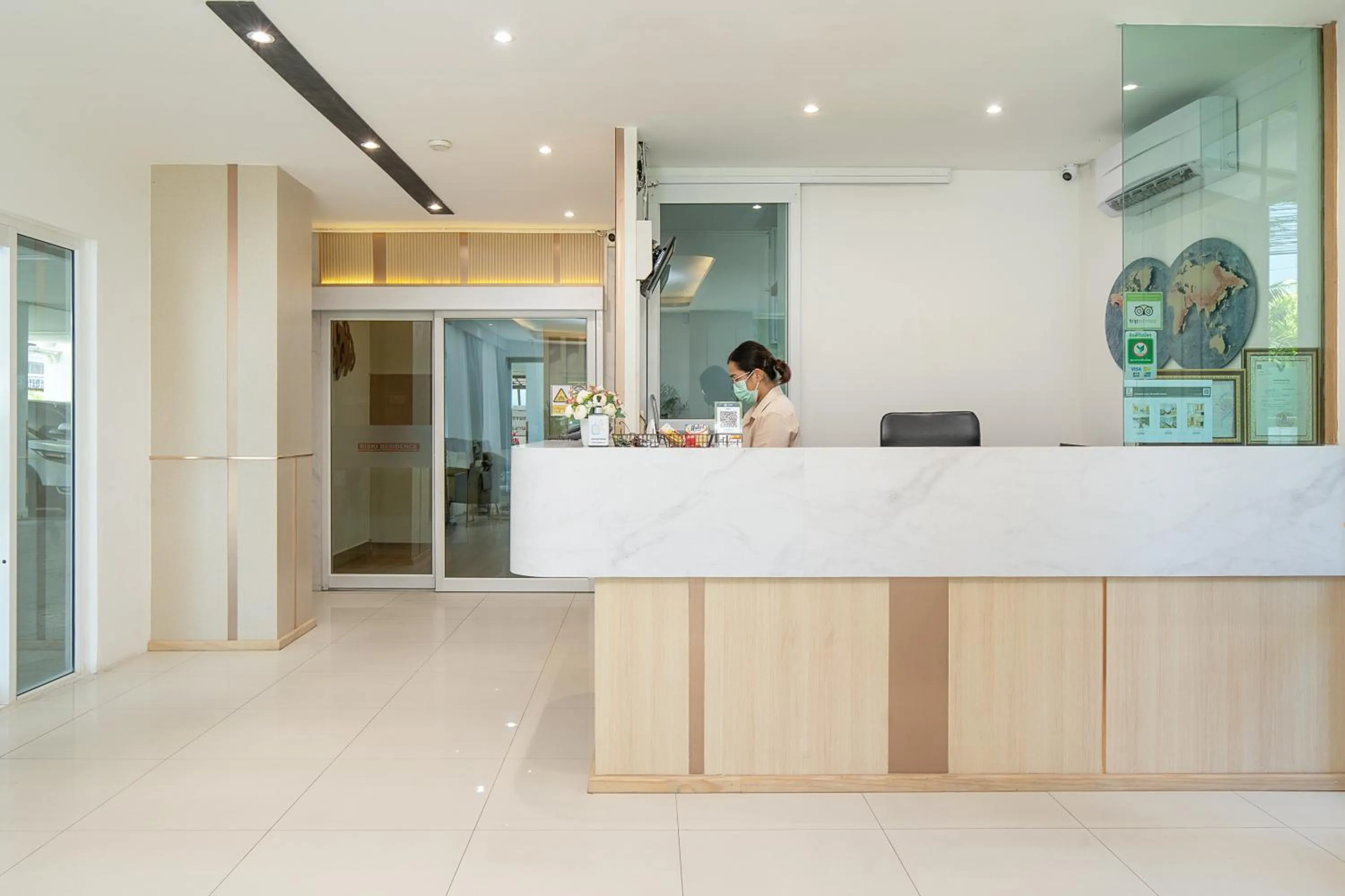 Lobby or reception in Riski Residence Ngamwongwan