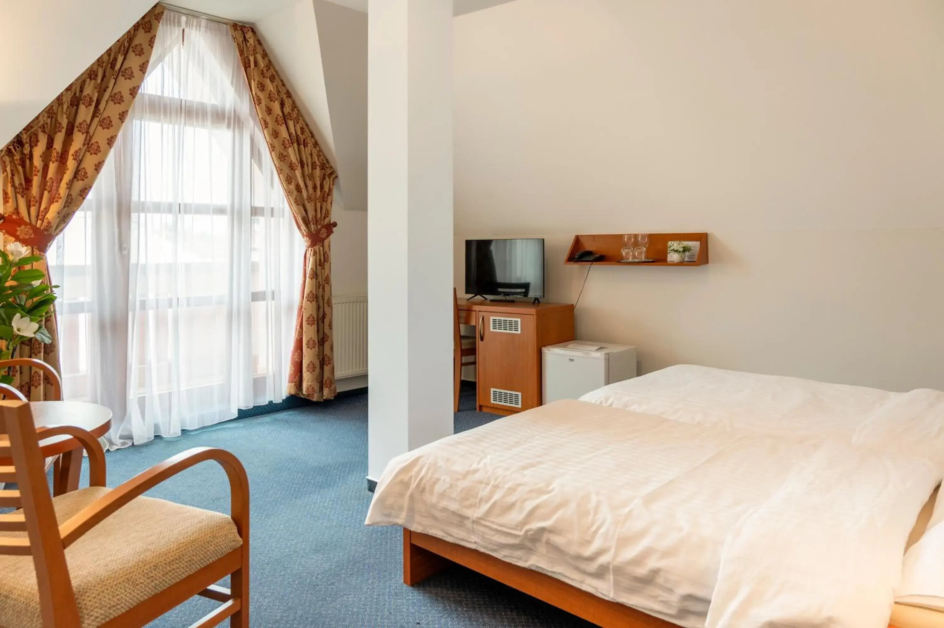 Twin Room with Bath - single occupancy in Hotel Krajka**** Twin Room with Bath - single occupancy in Hotel Krajka****