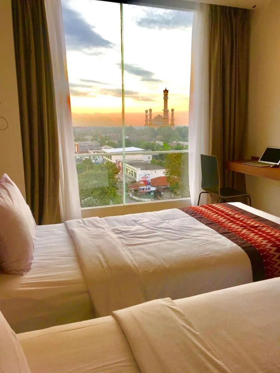 Bedroom, Bed in Sunwood Hotel Arianz Mataram