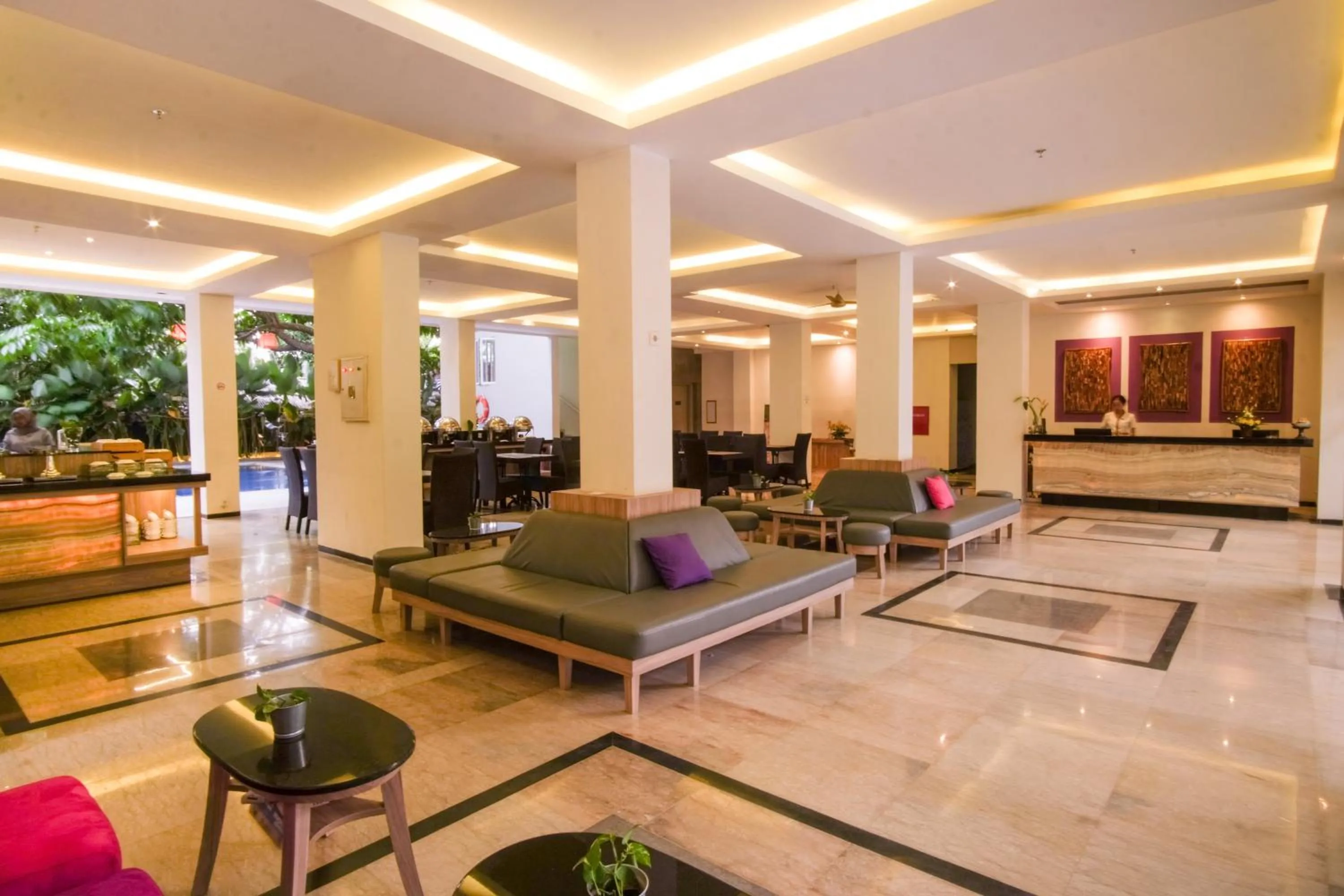 Lobby or reception in Sunwood Hotel Arianz Mataram
