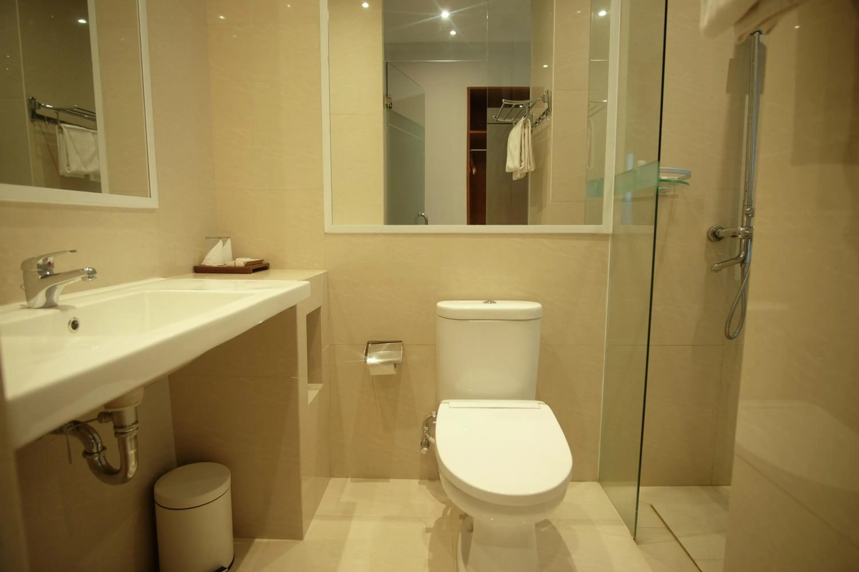 Bathroom in Sunwood Hotel Arianz Mataram