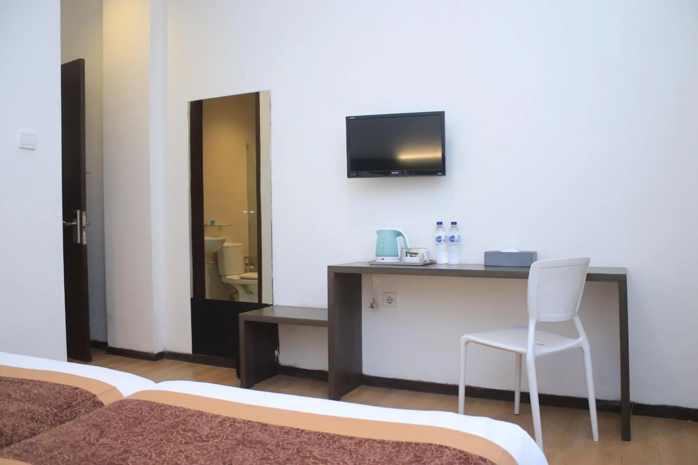 Bedroom, Bed in Sunwood Hotel Arianz Mataram
