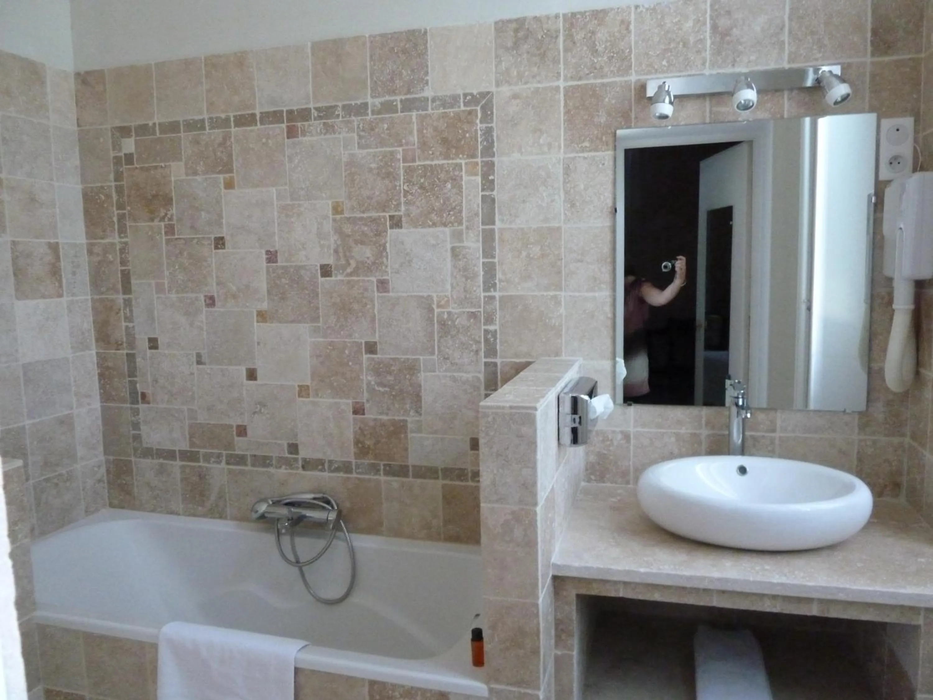 Bathroom in Le Castelet des Alpilles