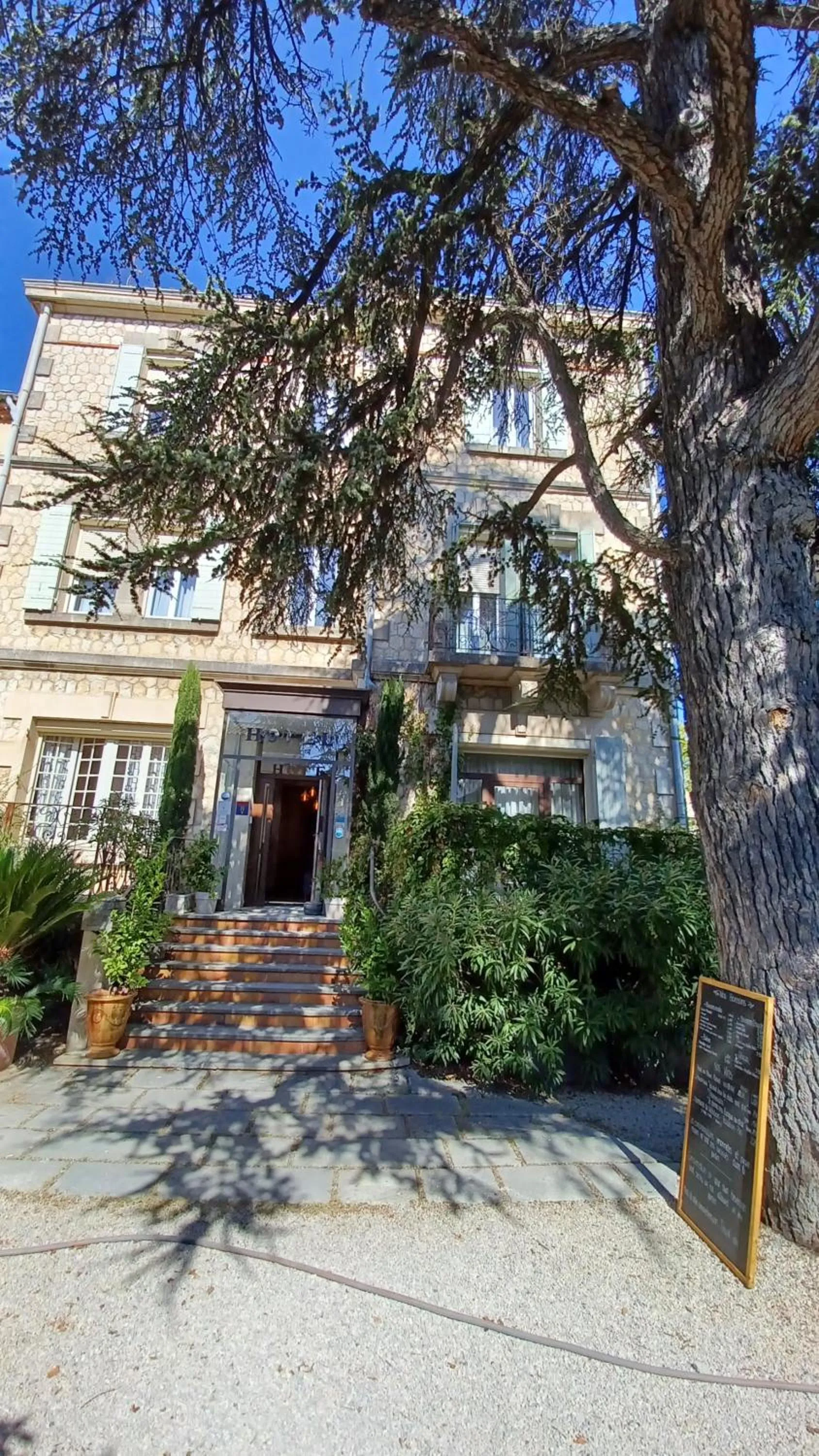 Property building in Le Castelet des Alpilles