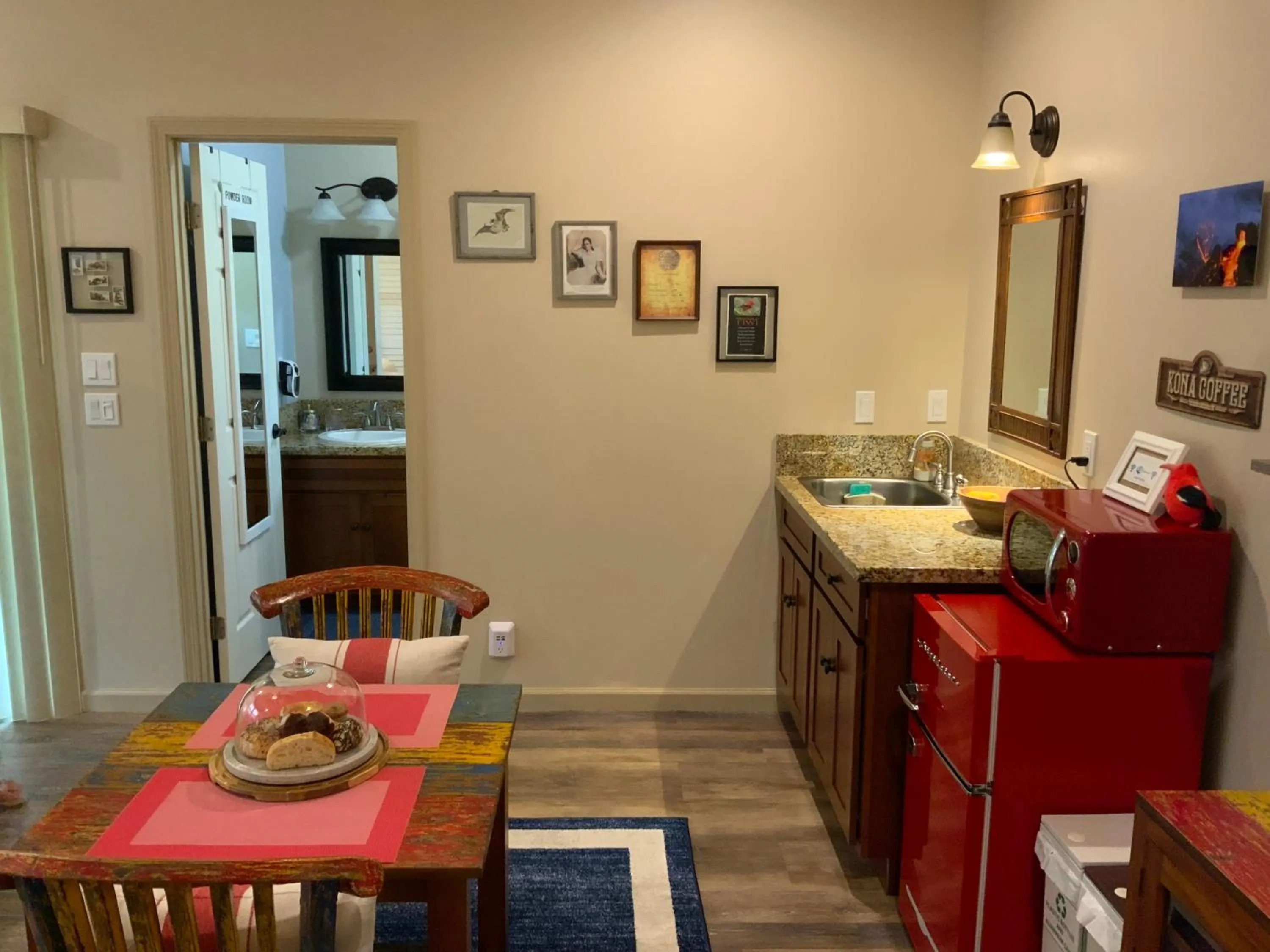 Kitchen or kitchenette in Kilauea House