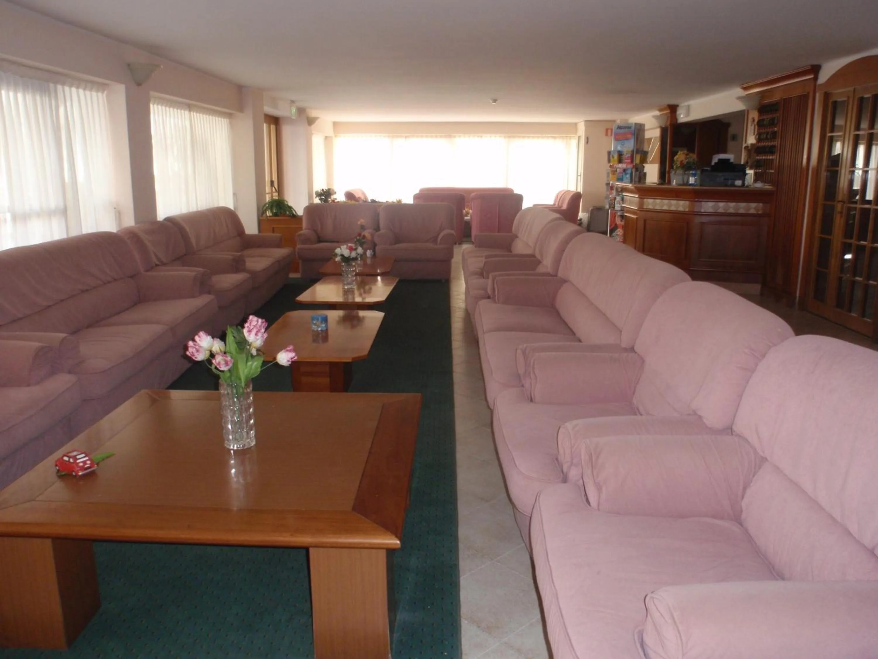 Communal lounge/ TV room in Hotel Glenn