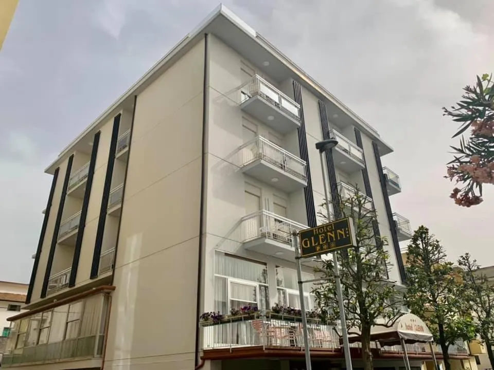 Property building in Hotel Glenn