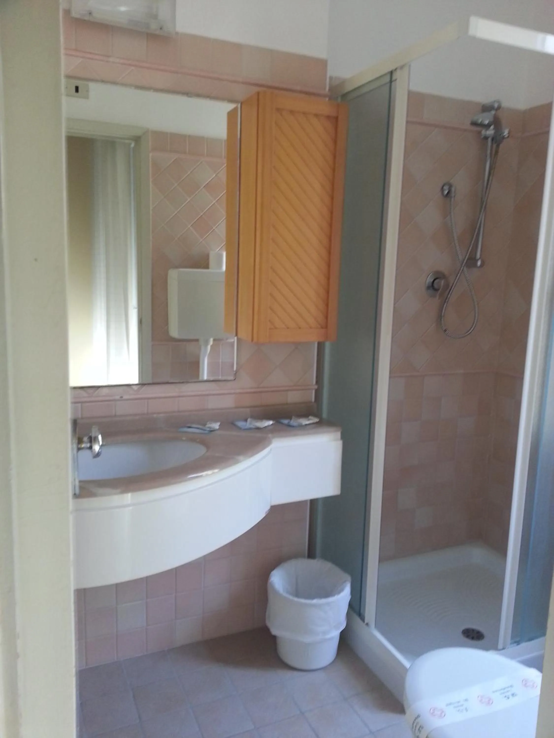 Toilet in Hotel Glenn