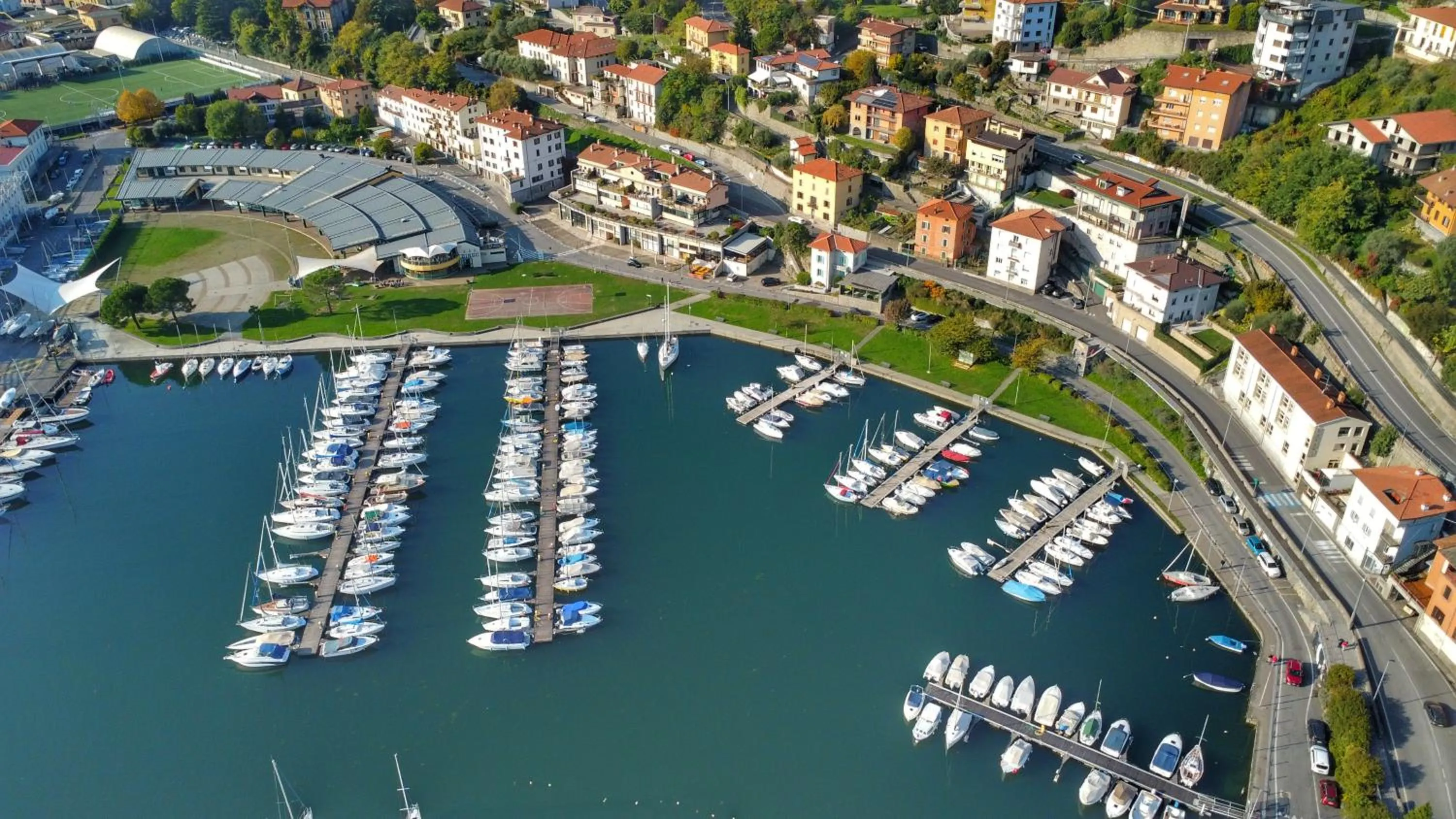 Property building in Ostello Del Porto