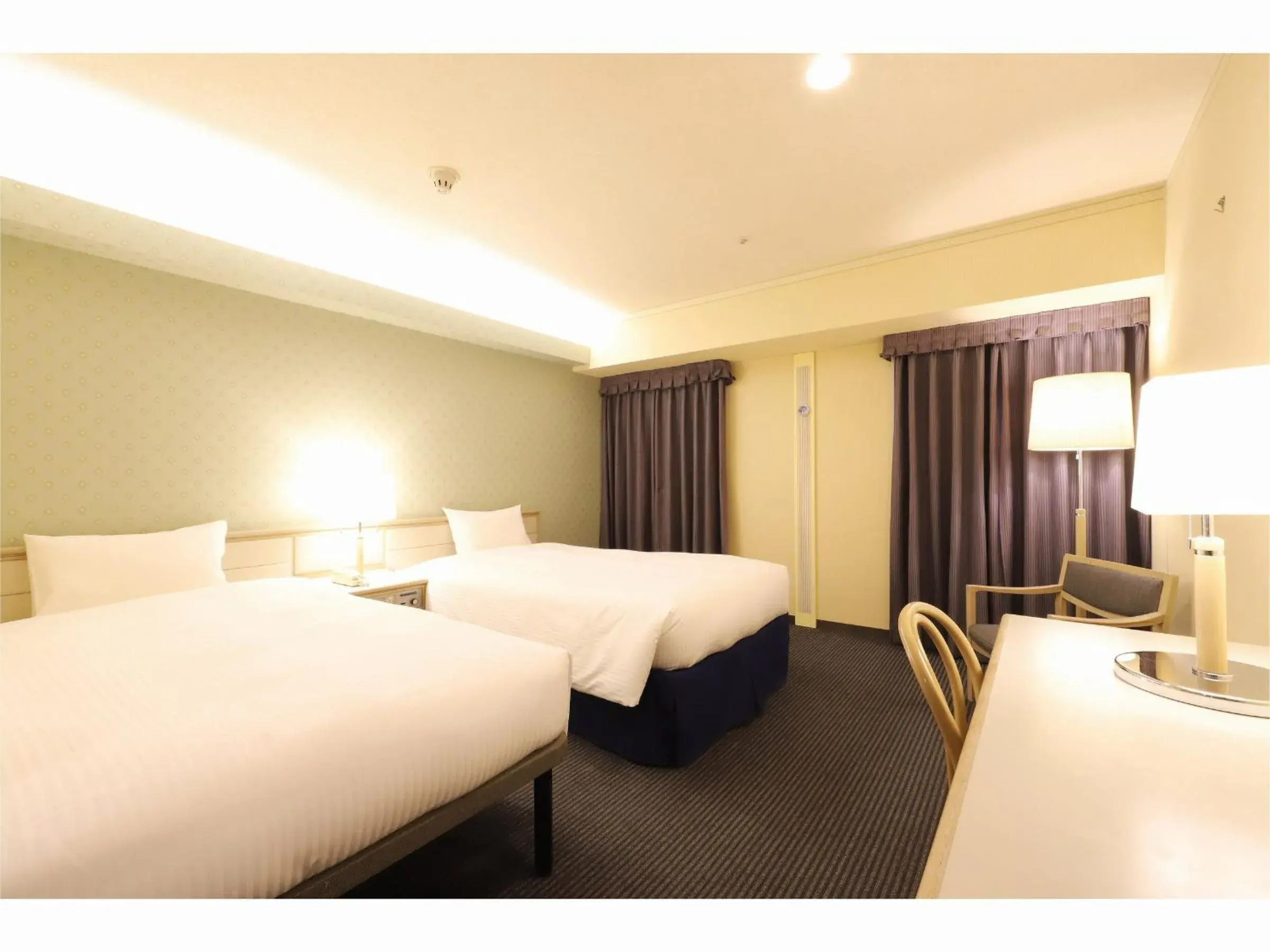 Photo of the whole room, Bed in Shin-Yokohama Kokusai Hotel Photo of the whole room, Bed in Shin-Yokohama Kokusai Hotel