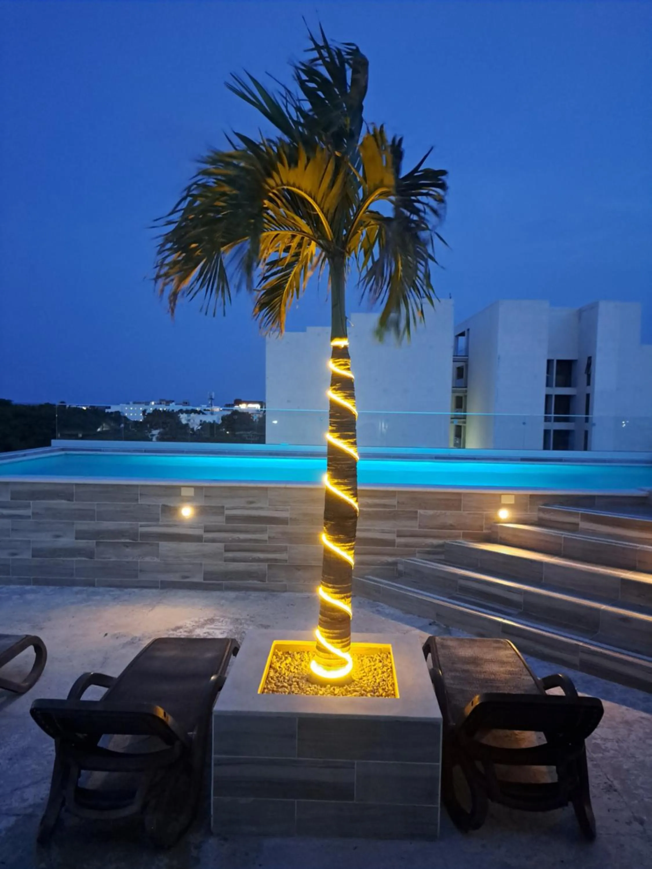 Swimming pool in Condo Kiaraluna