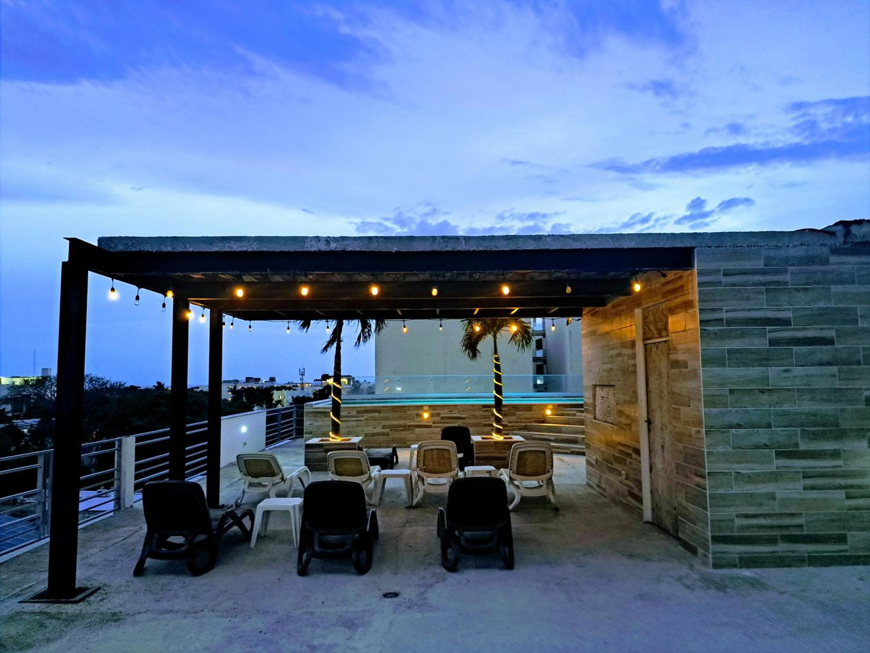 Swimming pool in Condo Kiaraluna