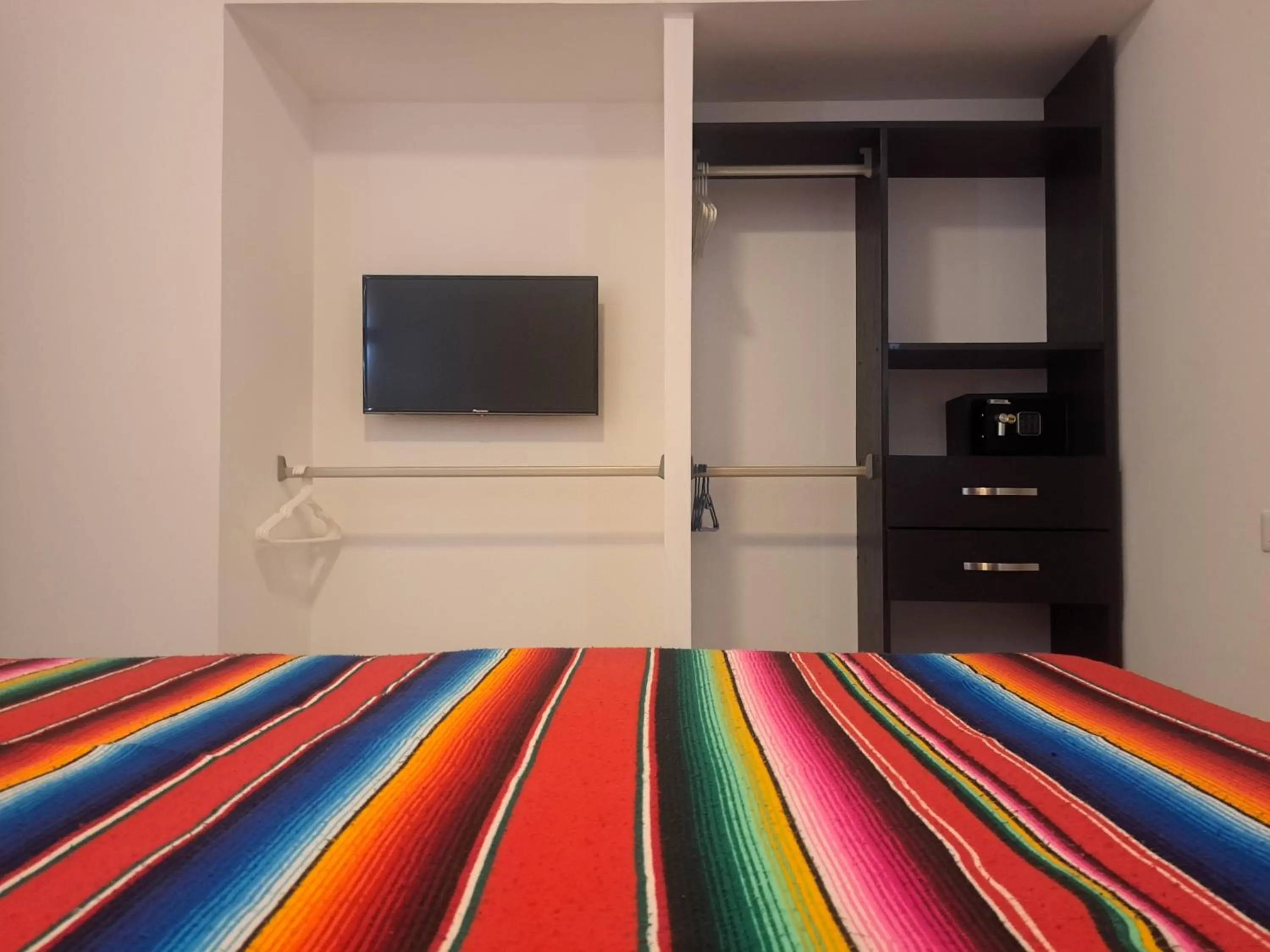 Bed in Condo Kiaraluna