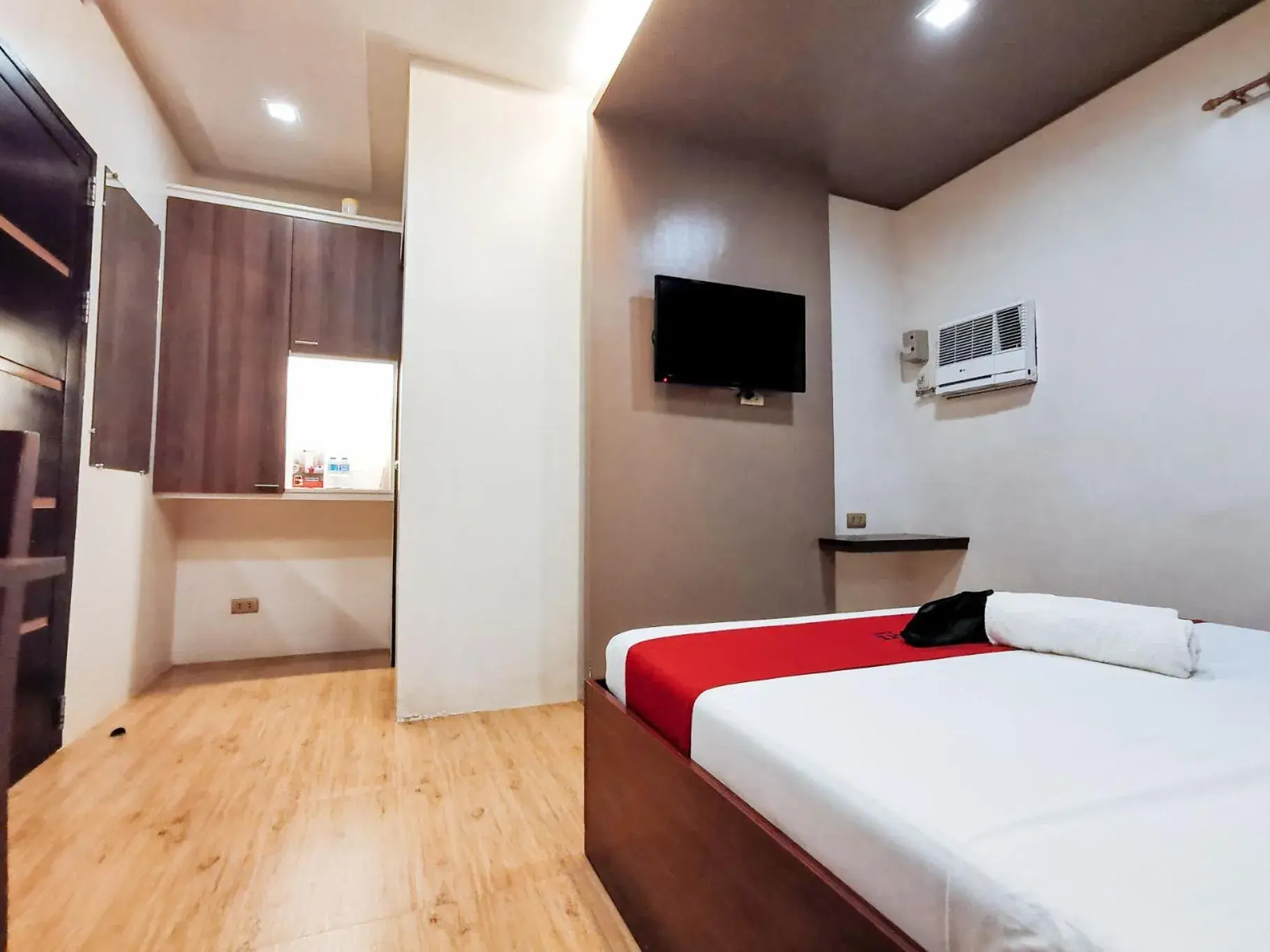 Bed in RedDoorz Plus near Robinsons Place Gensan Bed in RedDoorz Plus near Robinsons Place Gensan