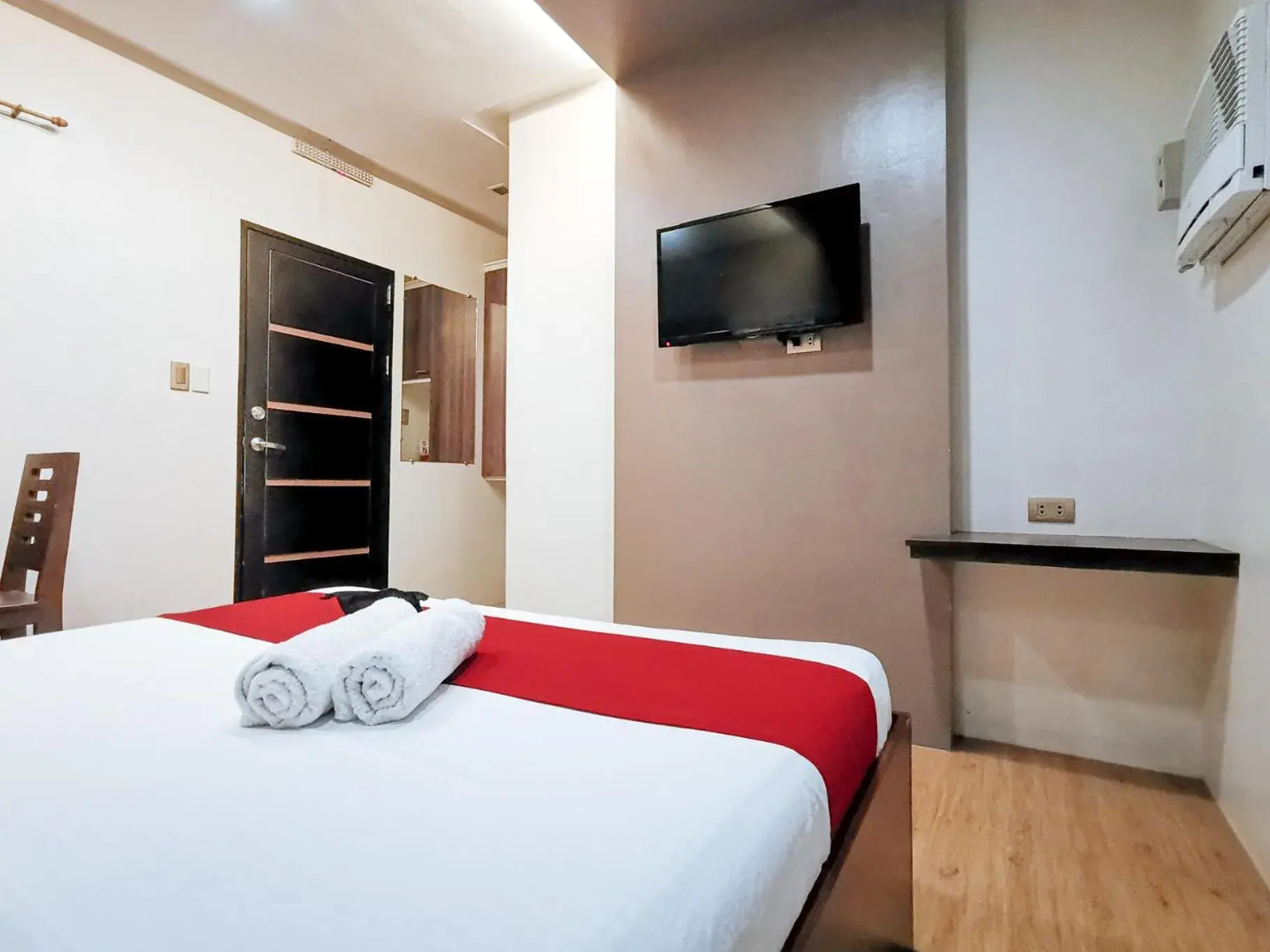 Bed in RedDoorz Plus near Robinsons Place Gensan Bed in RedDoorz Plus near Robinsons Place Gensan