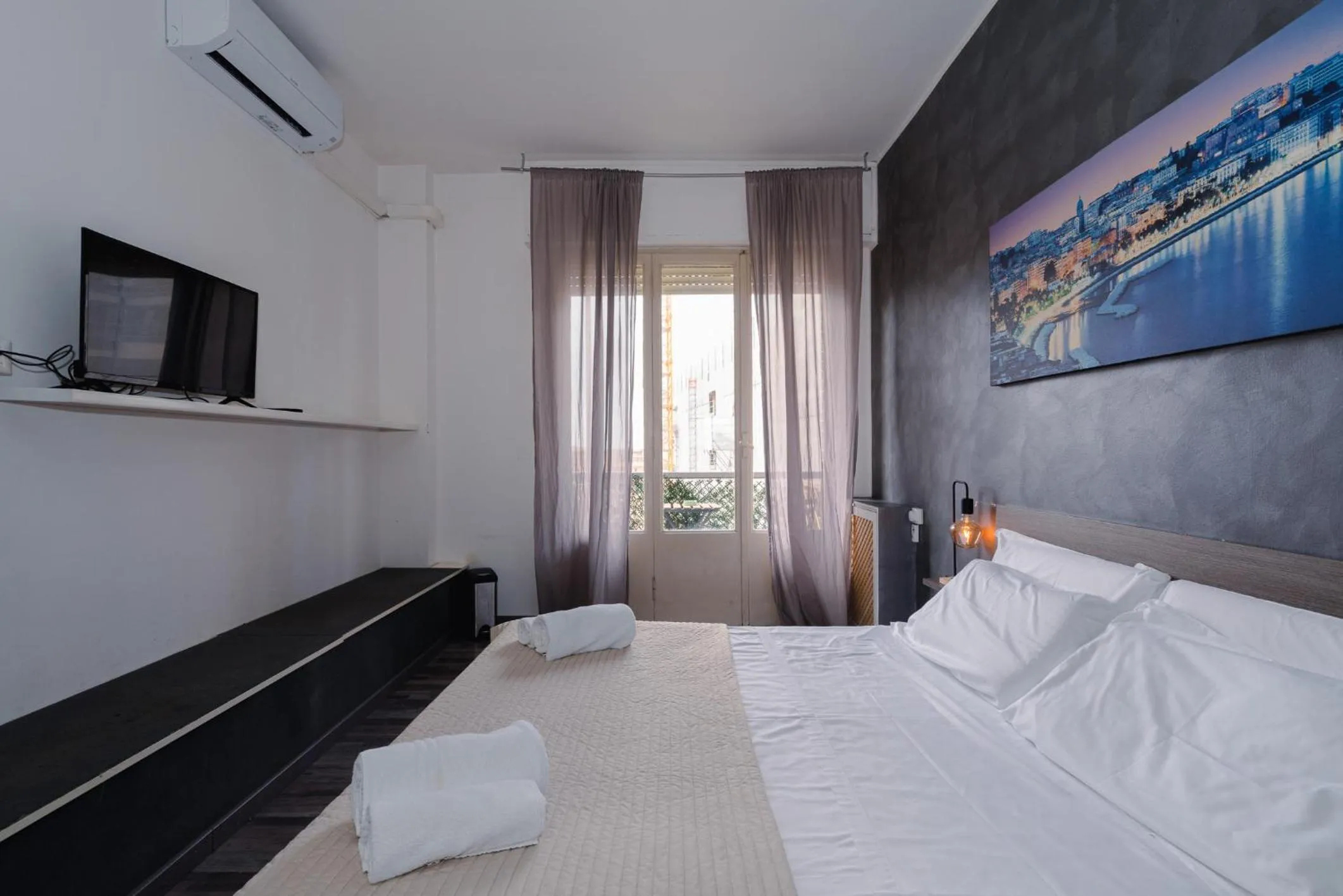 Bed in Galleria Del Reno