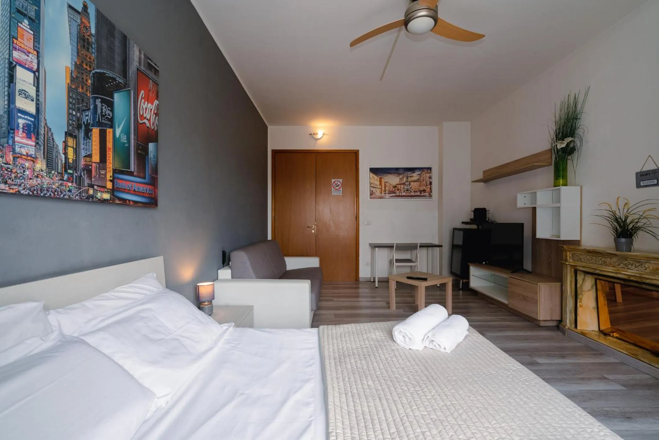 Bed in Galleria Del Reno