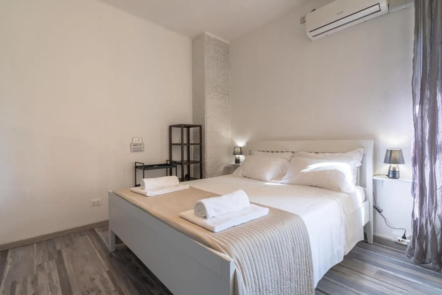 Bed in Galleria Del Reno