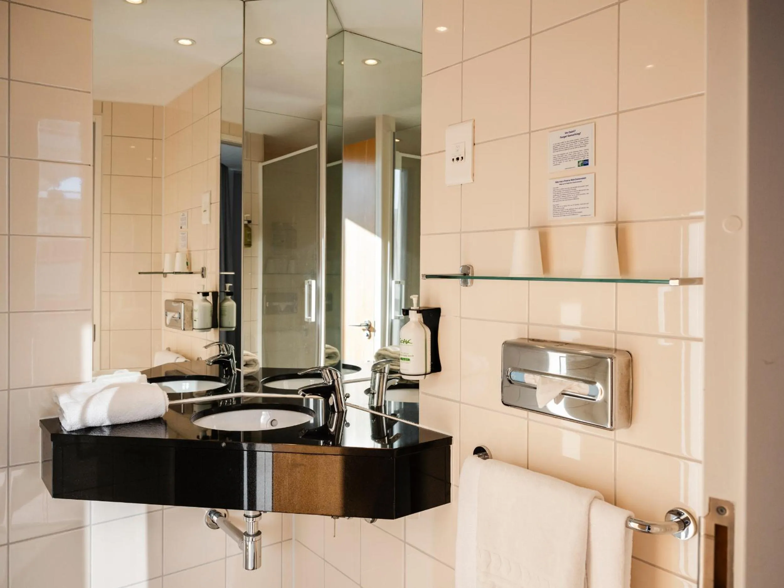 Bathroom in Holiday Inn Express Saint-Nazaire by IHG