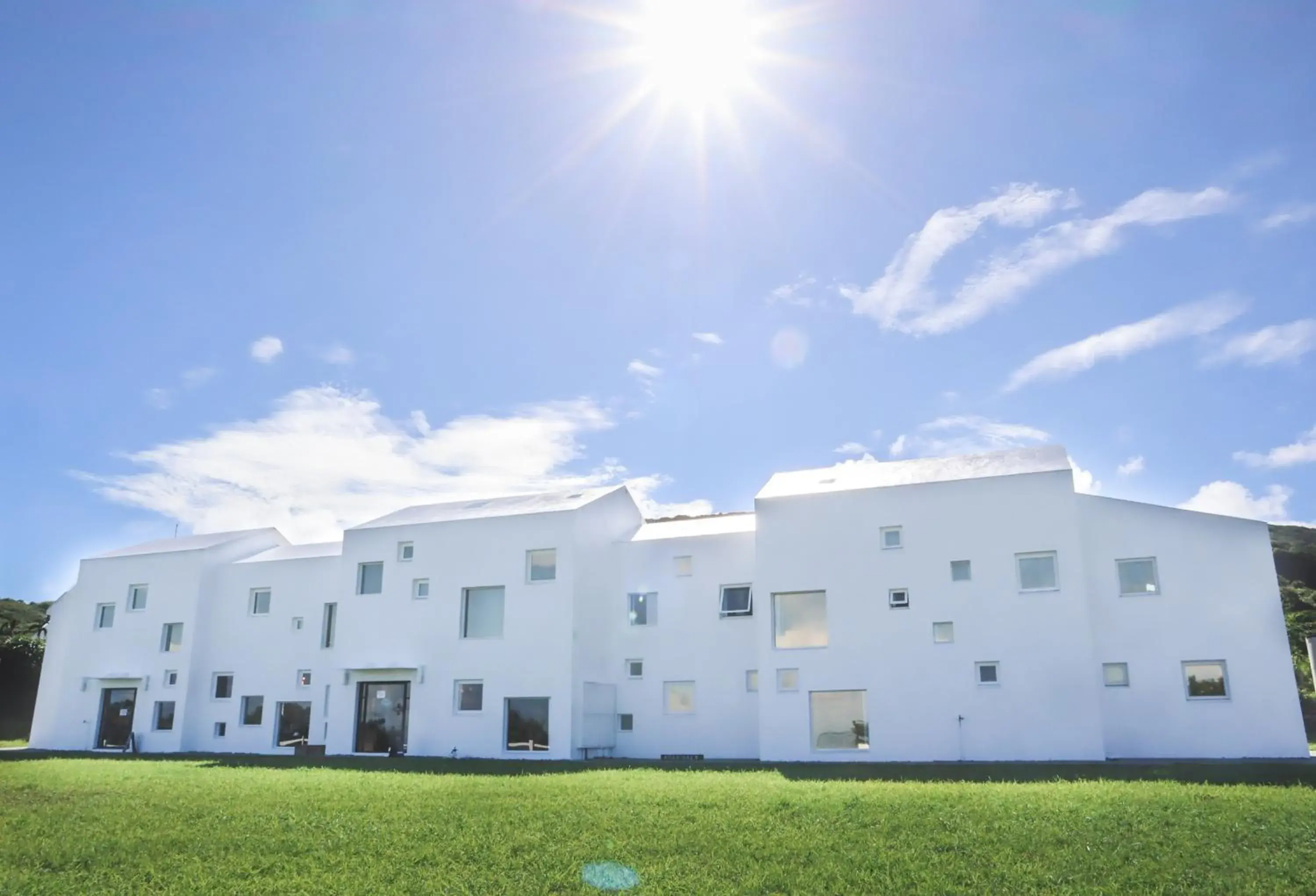 Property building in Ocean Day By Day Property building in Ocean Day By Day