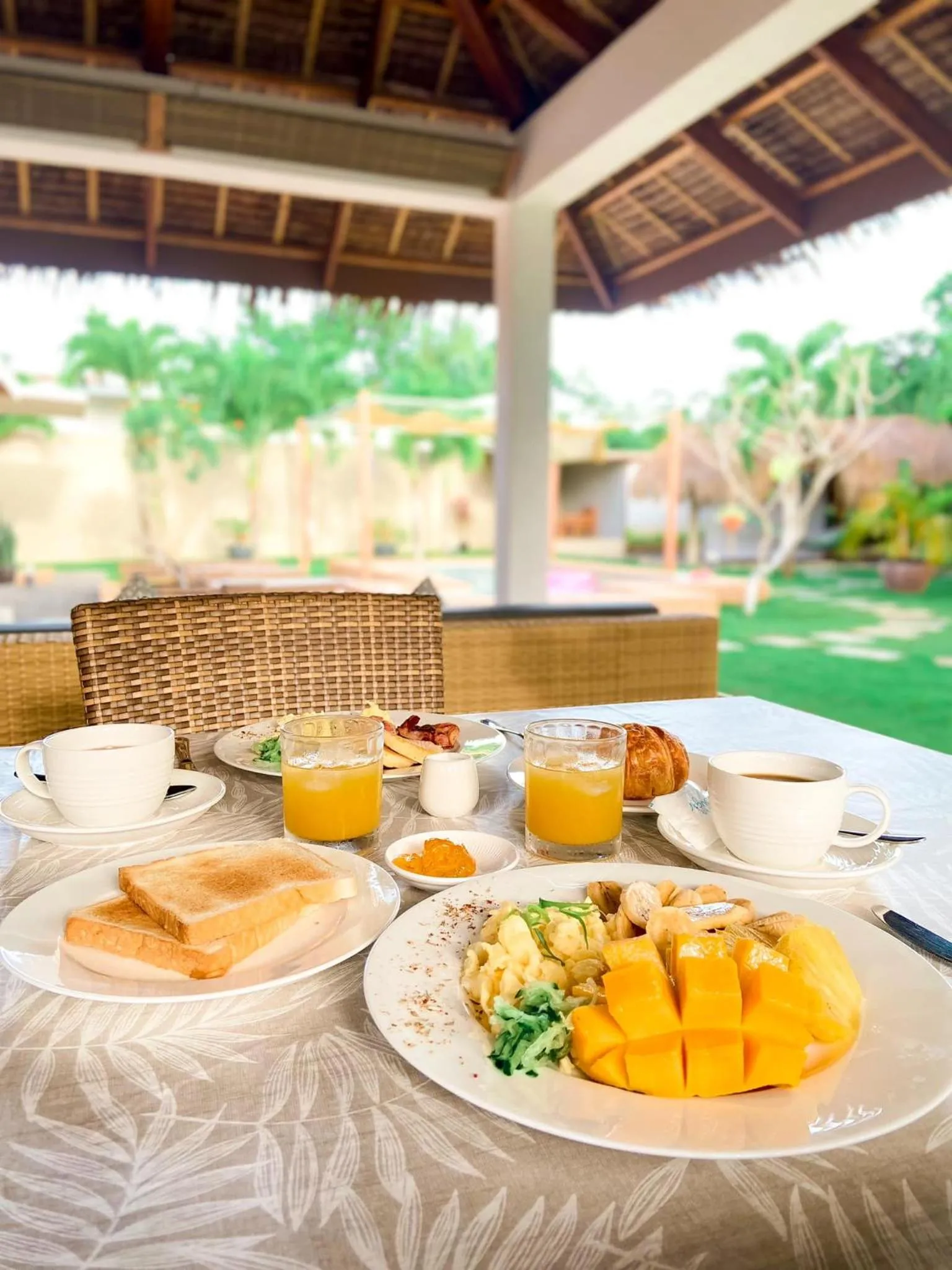 Breakfast in Halamanan Residences