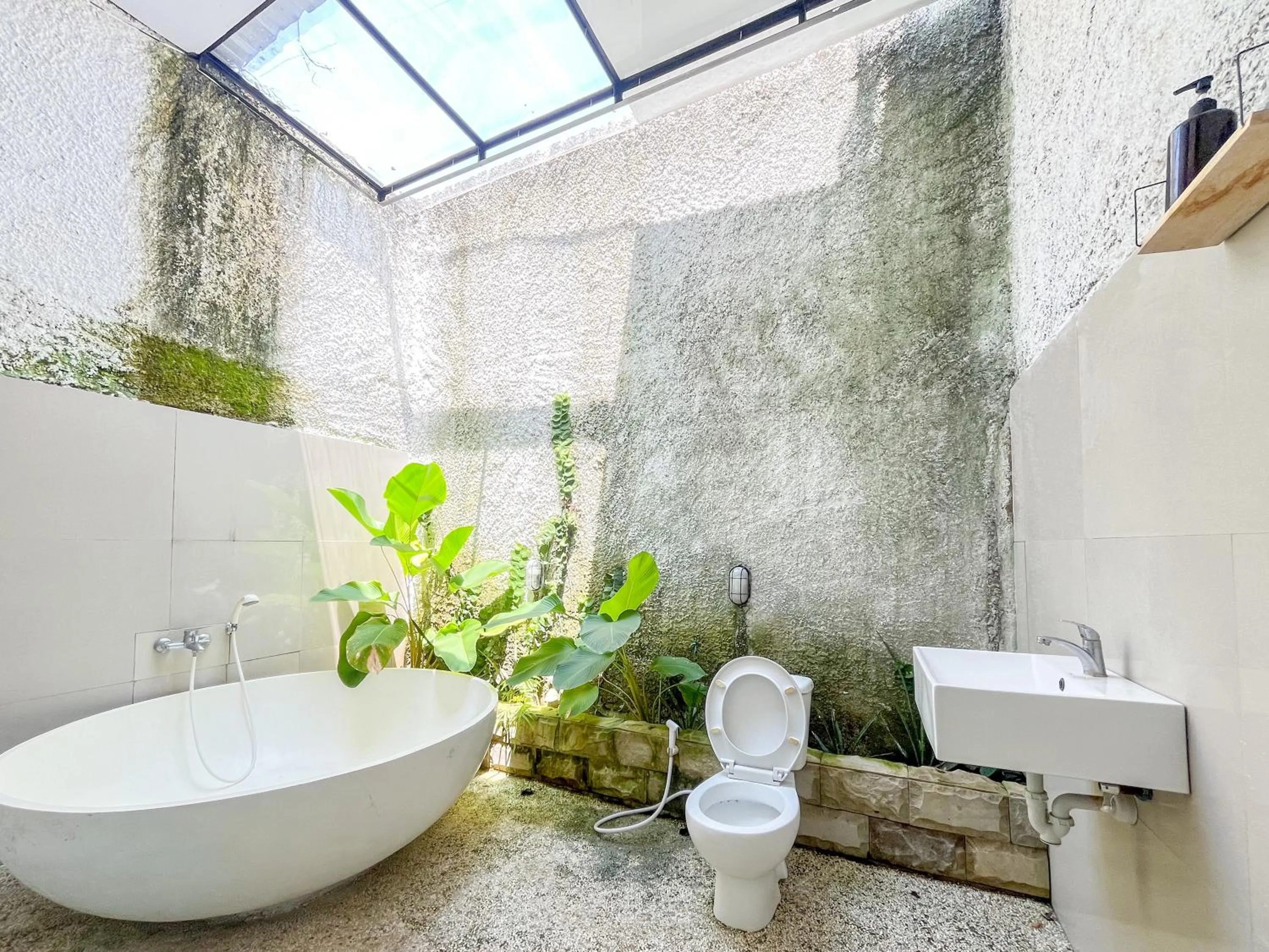 Bathroom in Sans Borobudur Homestay Banyuwangi