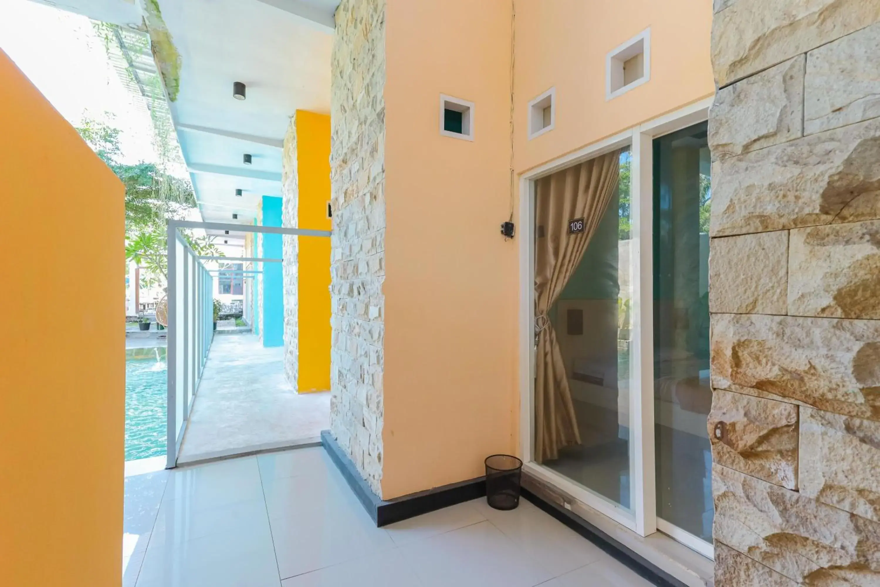 Balcony/Terrace in Sans Borobudur Homestay Banyuwangi Balcony/Terrace in Sans Borobudur Homestay Banyuwangi