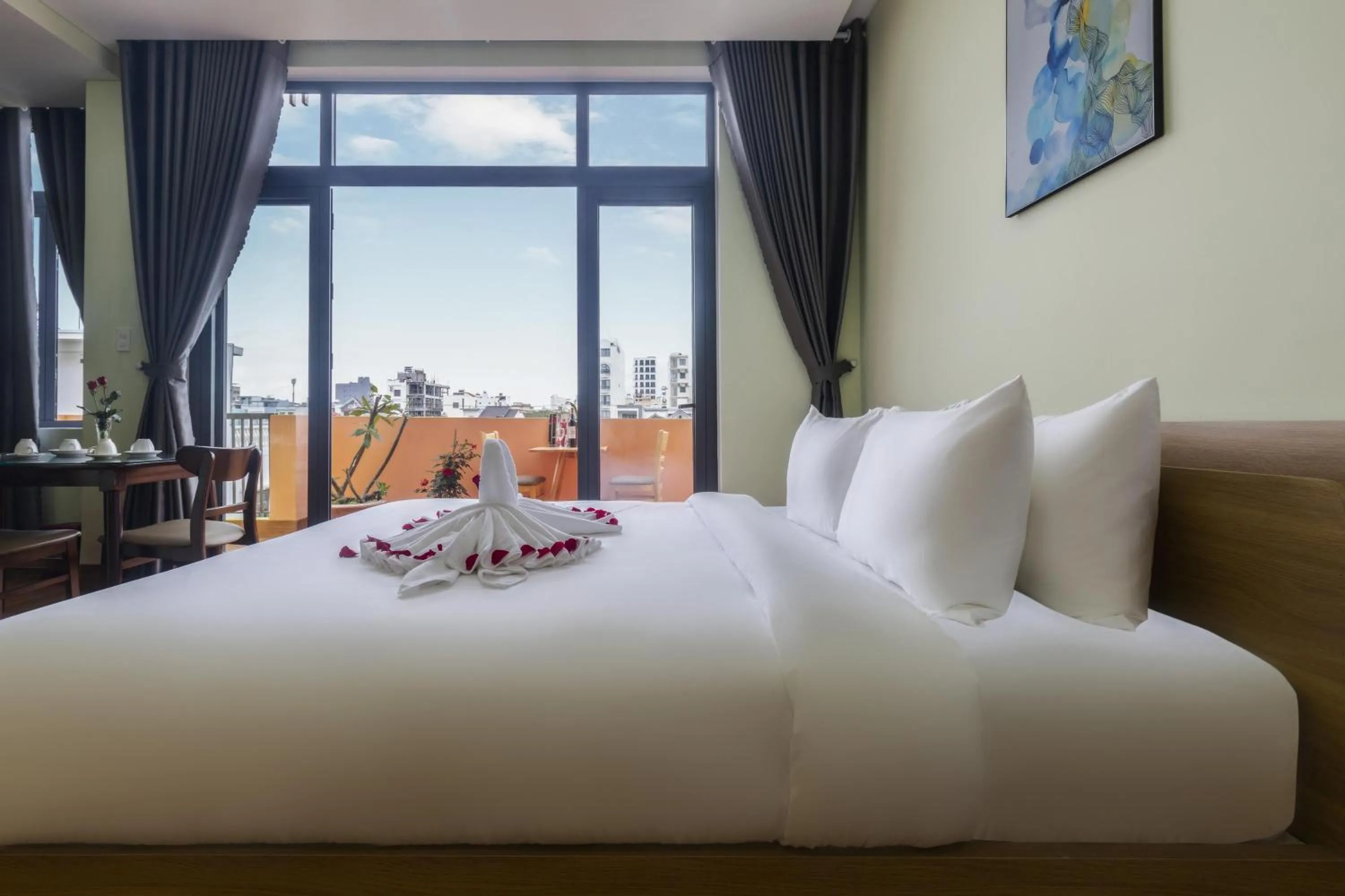Nearby landmark, Bed in MANGO MANGO HOTEL & APARTMENT