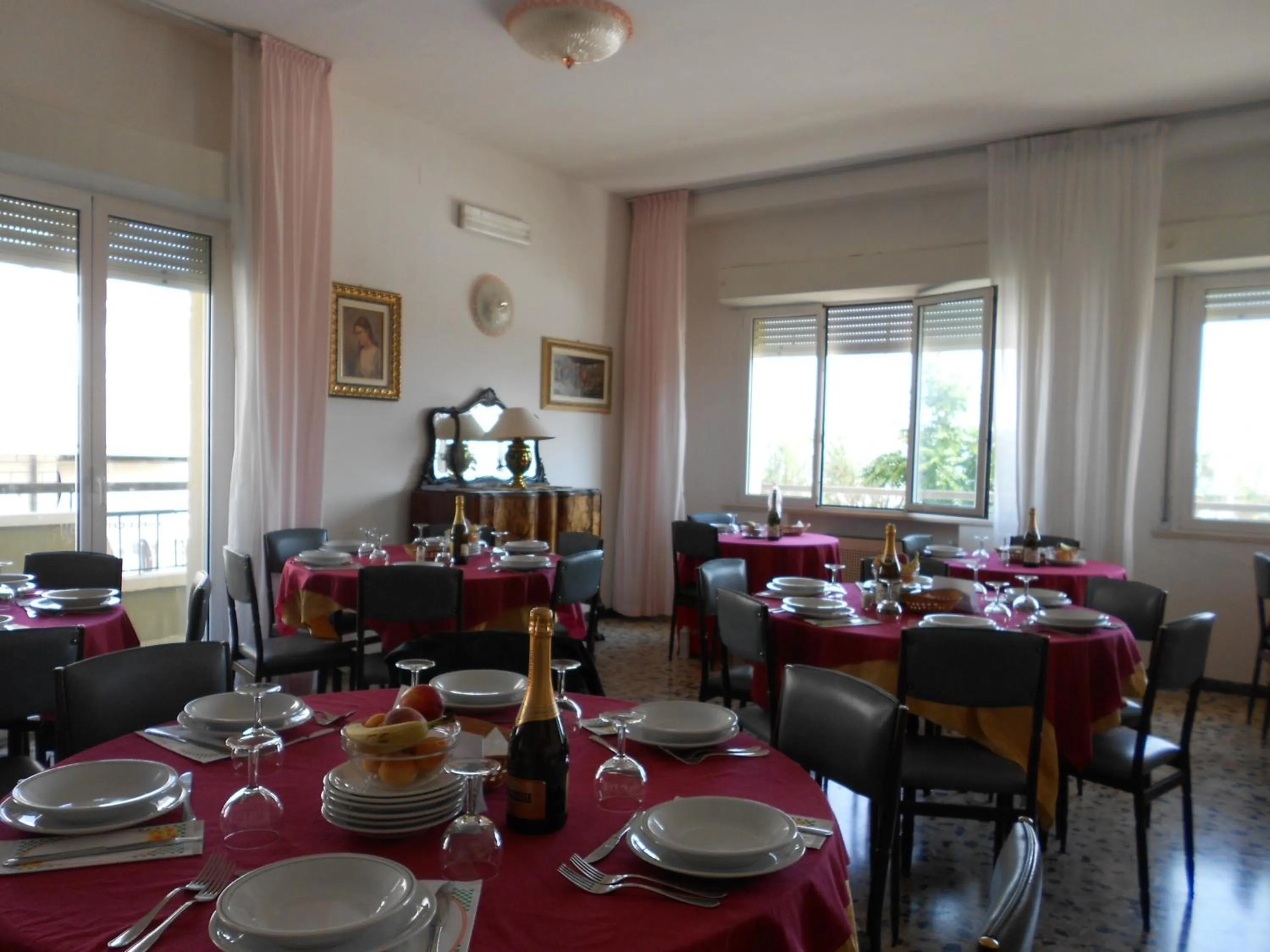 Restaurant/places to eat in Hotel Laguna Blu