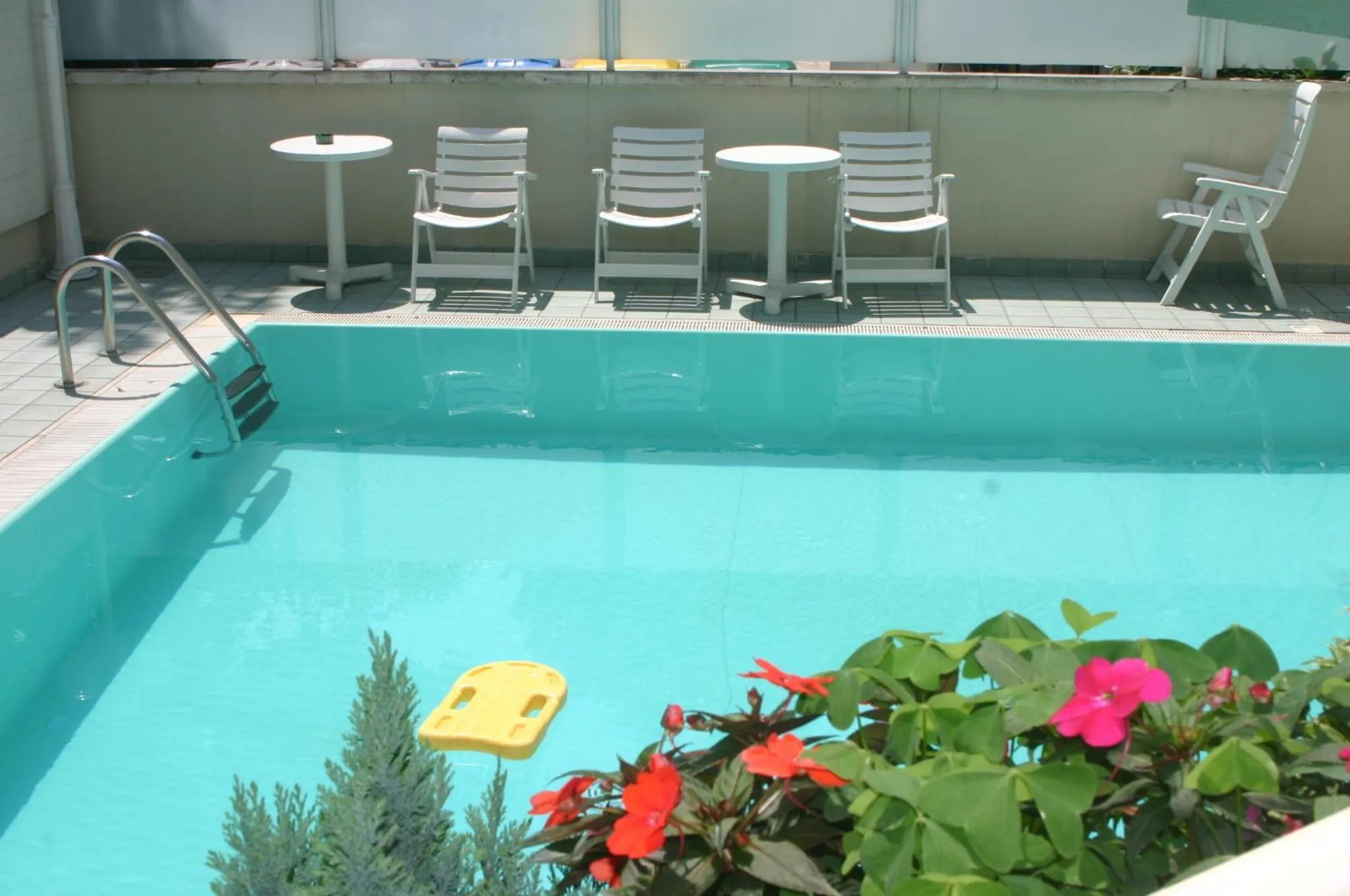 Swimming pool in Hotel Arno