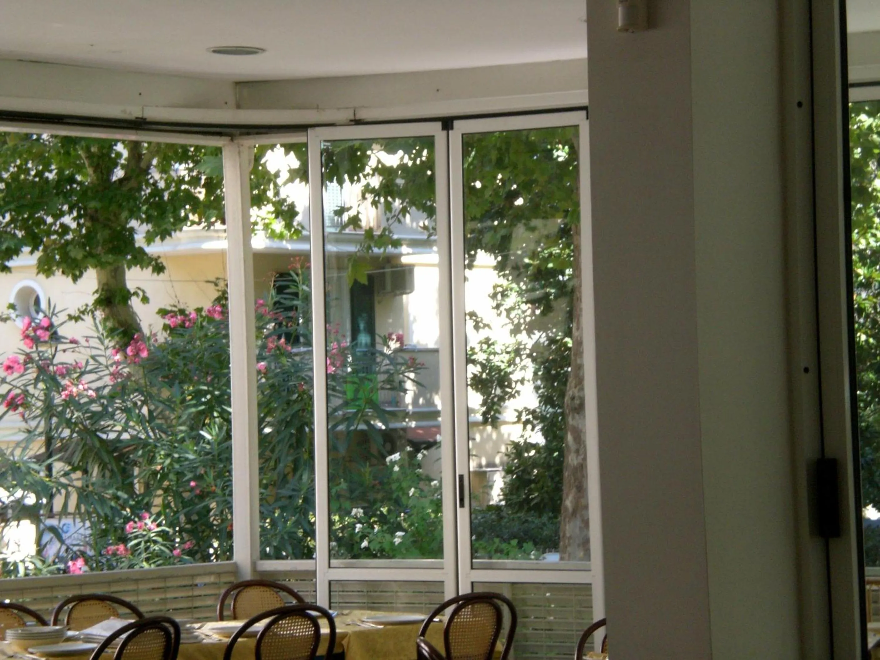 Restaurant/places to eat in Hotel Arno