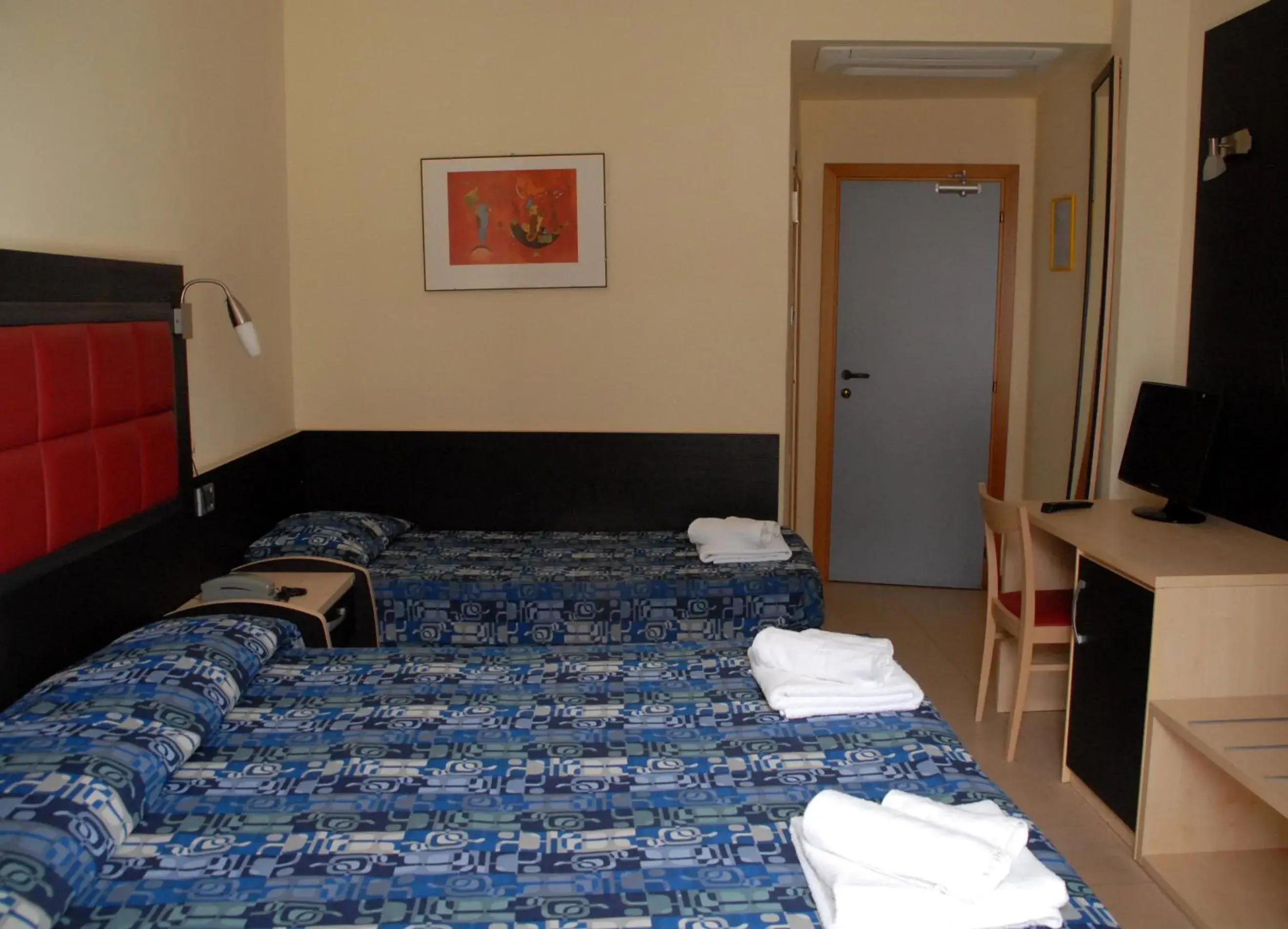 Photo of the whole room, Bed in Hotel Arno Rimini