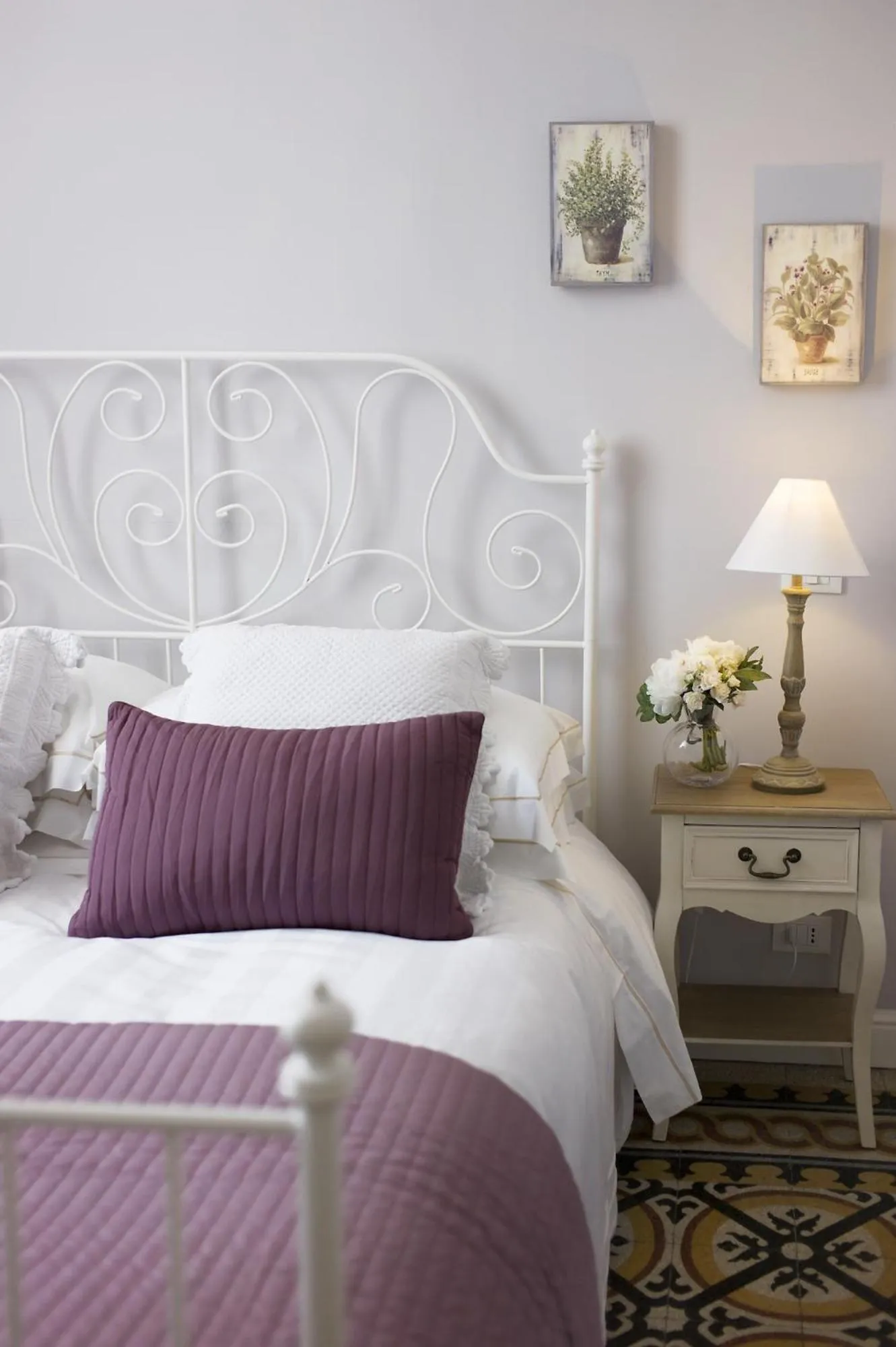 Decorative detail, Bed in DD Luxury House