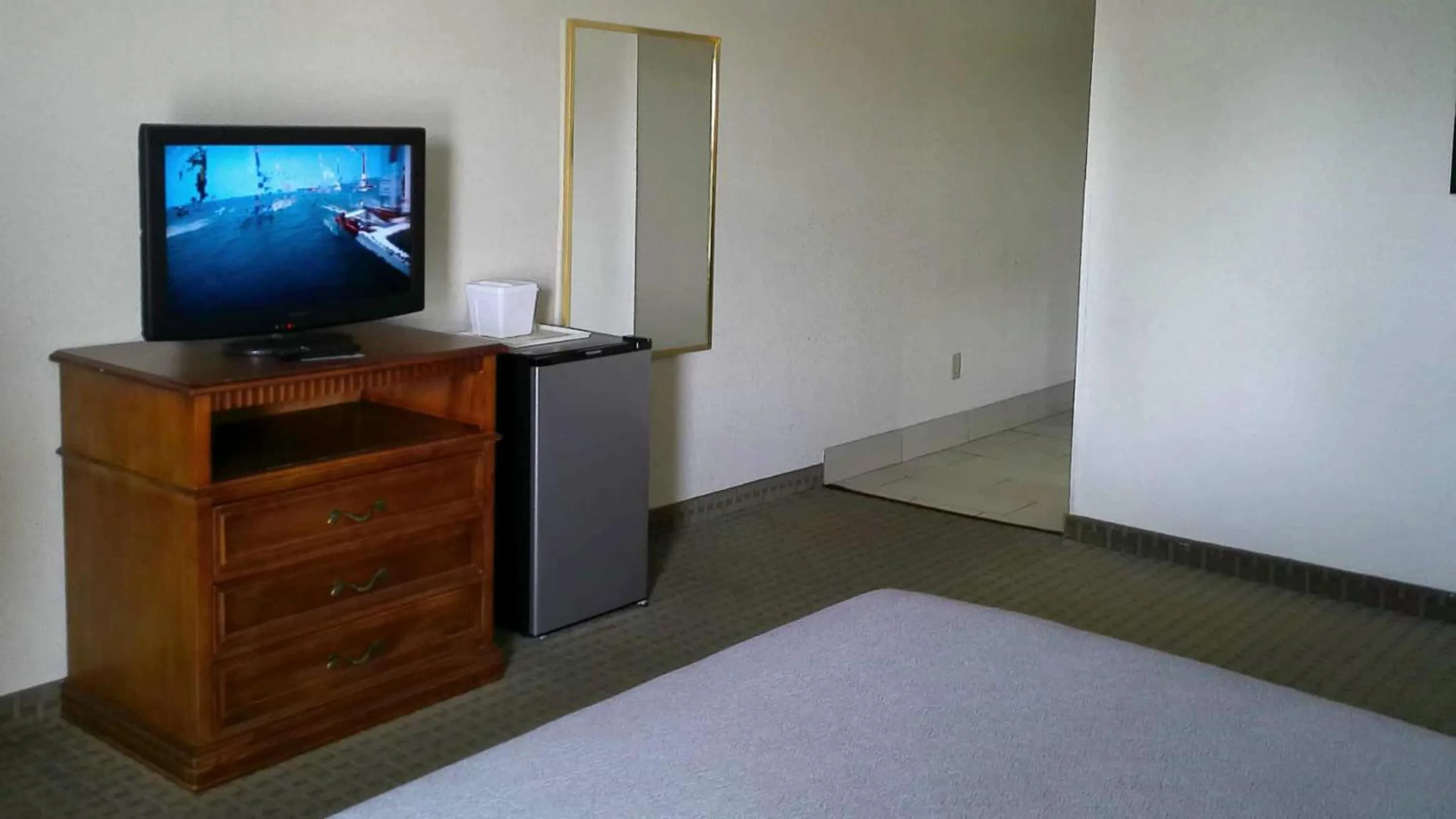 Bedroom in Quality Inn & Suites Indianapolis Northwest