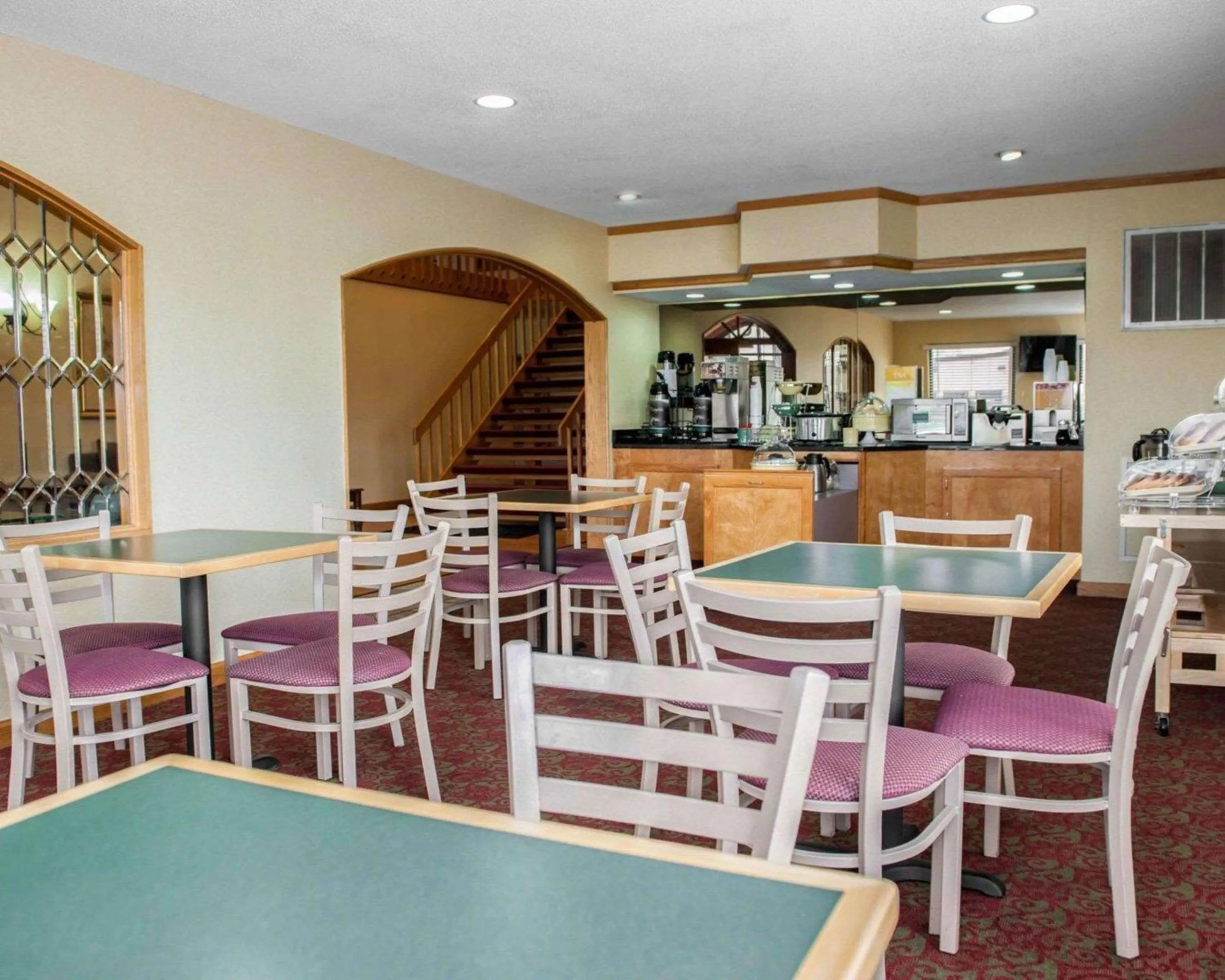 Restaurant/places to eat in Quality Inn and Suites Indianapolis