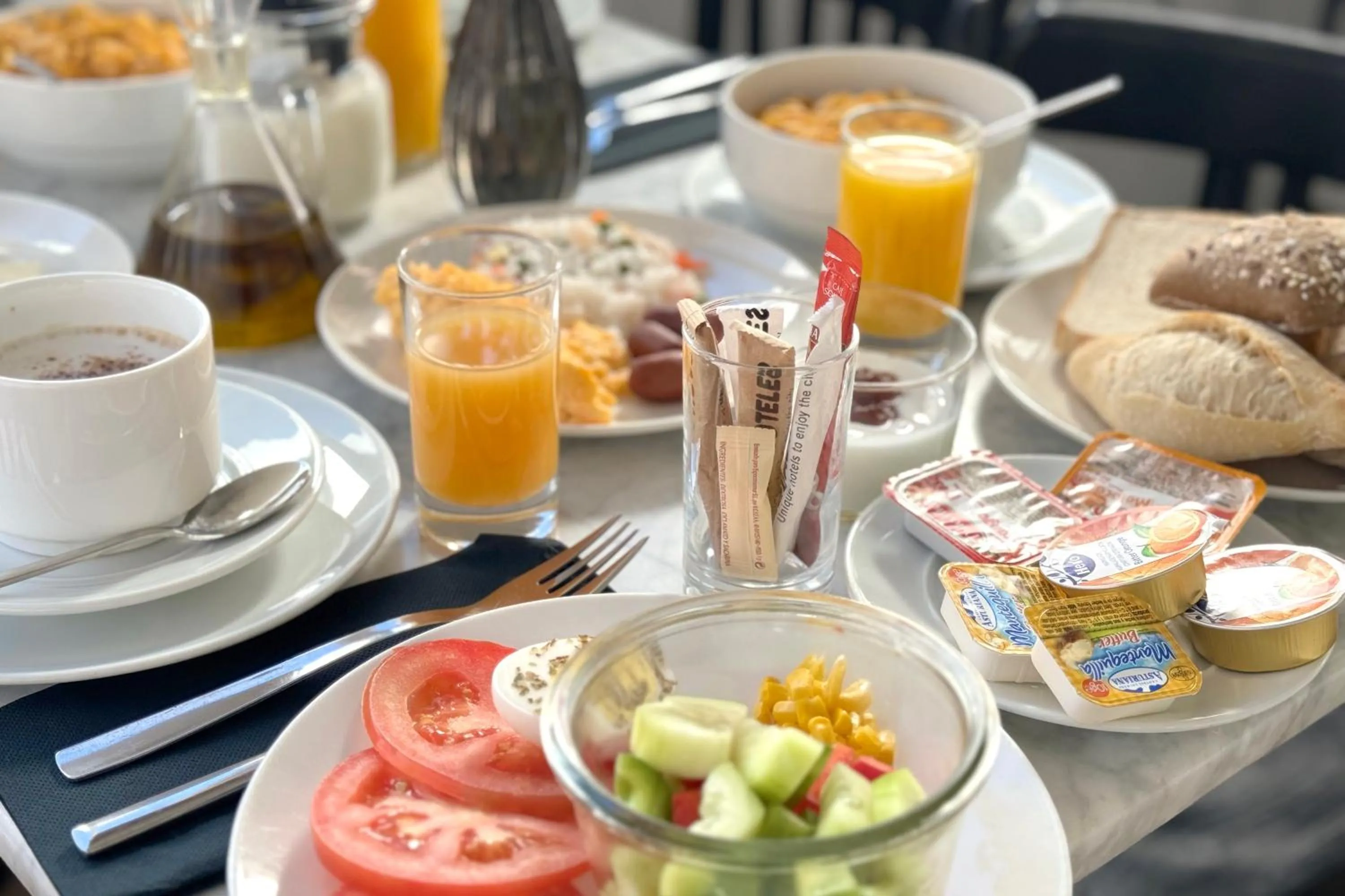 Buffet breakfast in Casual de las Letras Sevilla