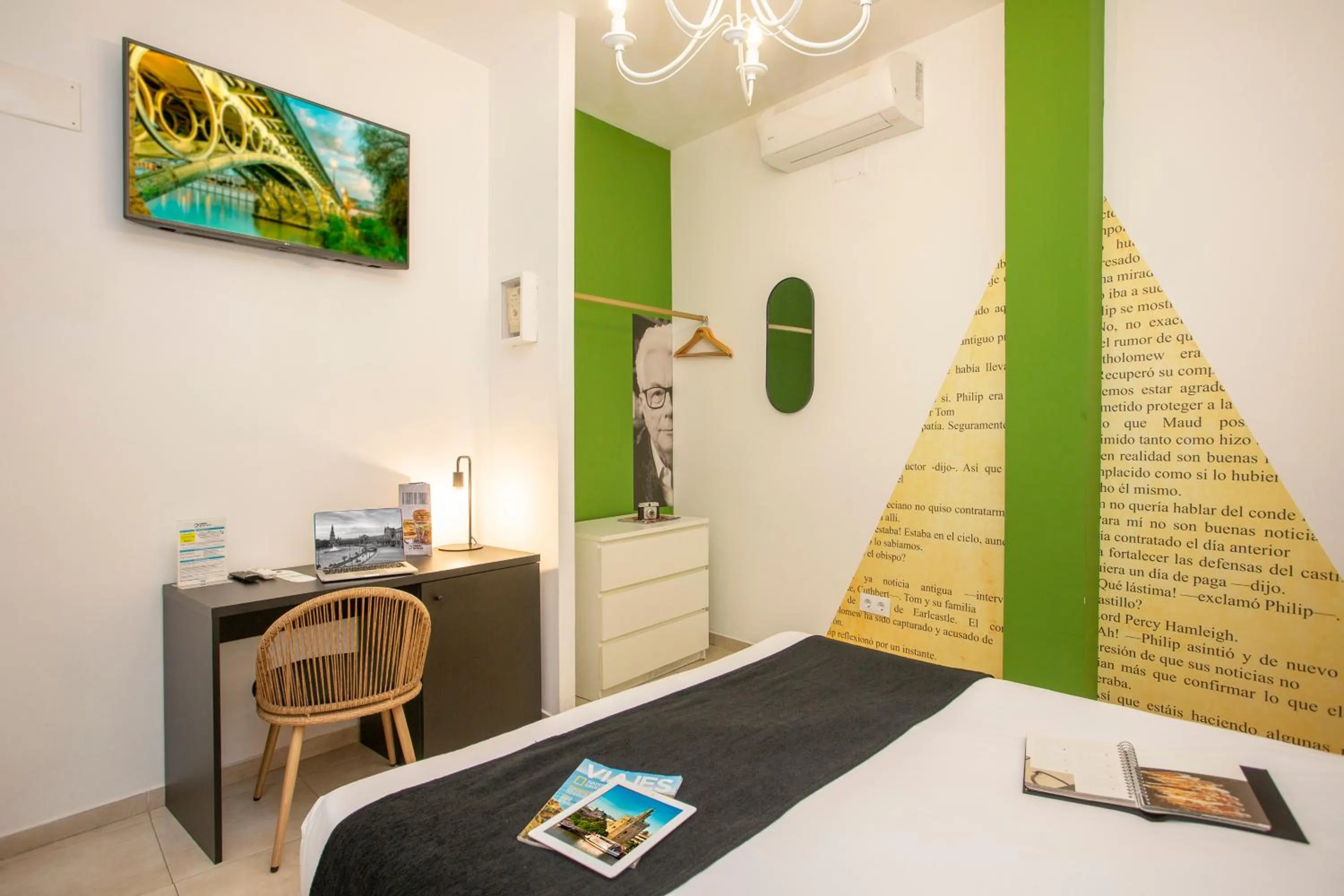 Bedroom, Bed in Casual de las Letras Sevilla