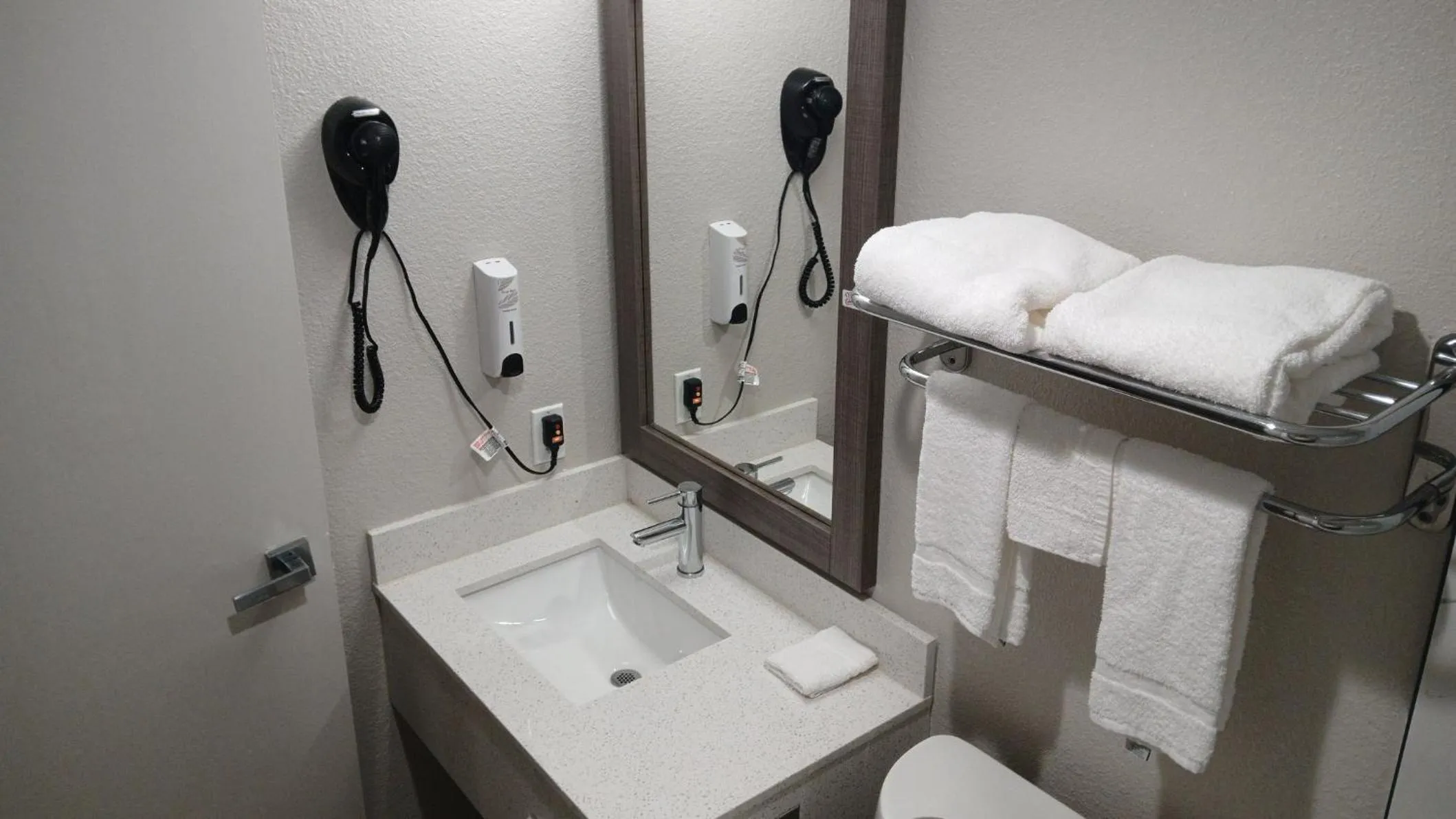 Bathroom in Red Roof Inn Alexandria, LA