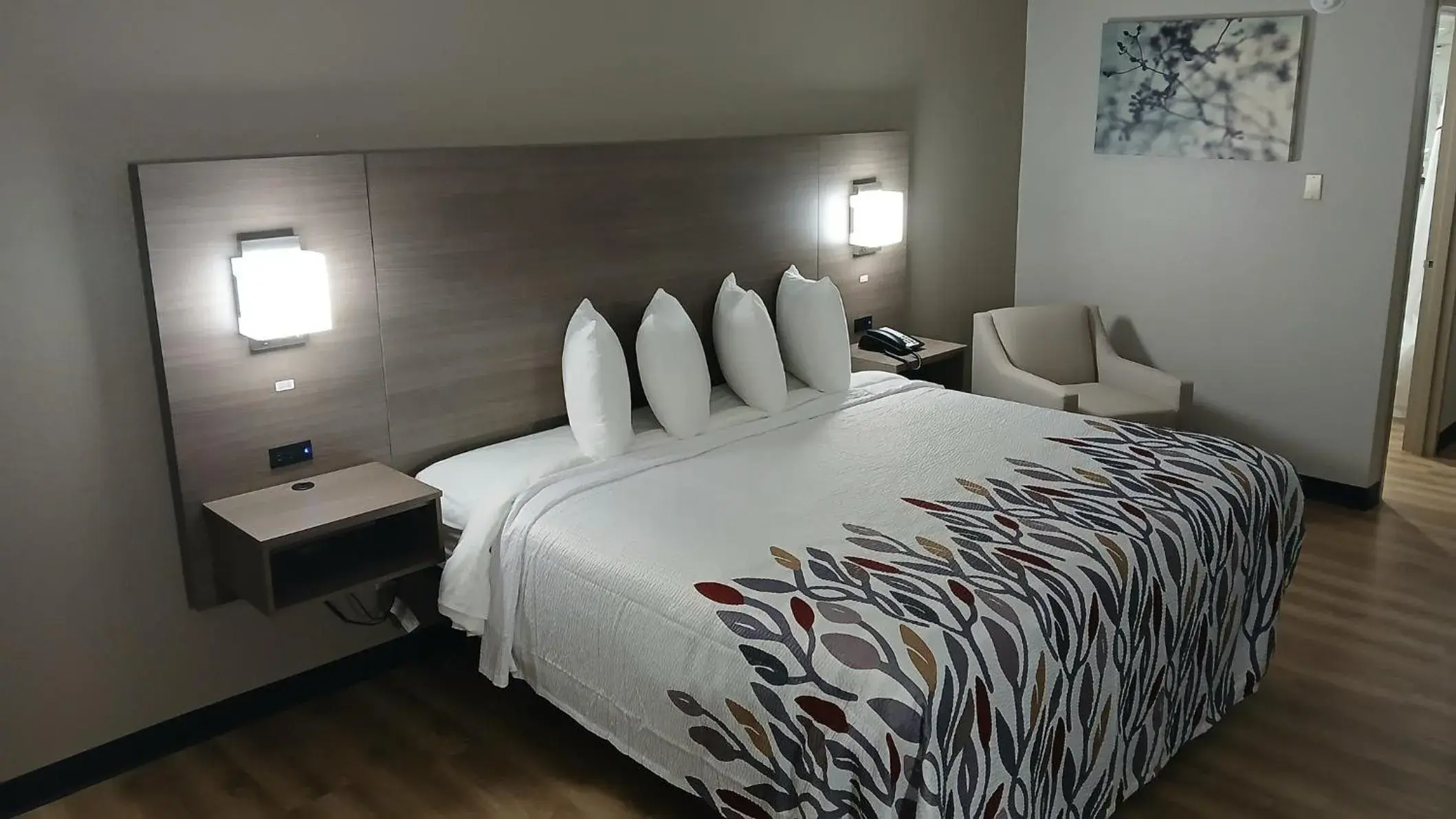 Photo of the whole room, Bed in Red Roof Inn Alexandria, LA Photo of the whole room, Bed in Red Roof Inn Alexandria, LA