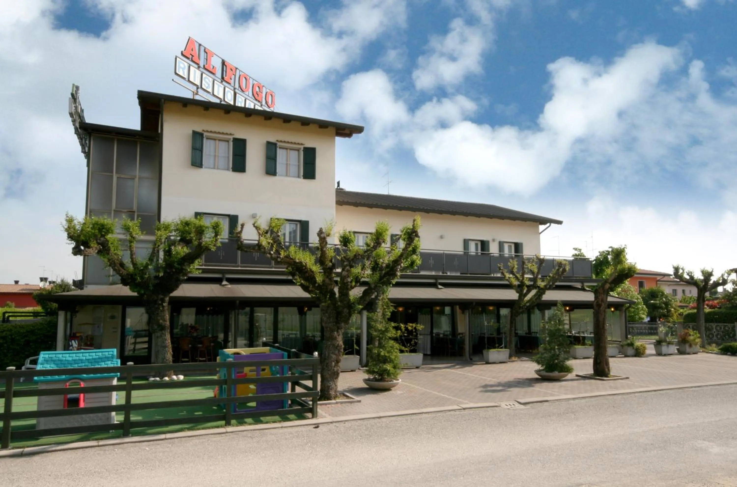 Property building in Hotel Al Fogo